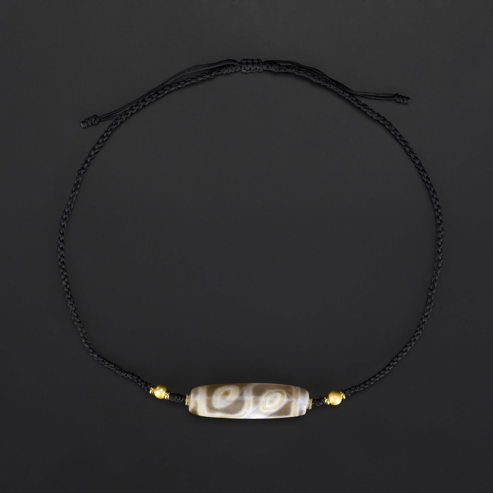 Tibetan 4-Eyed Dzi Agate Bead – Rare Collectible Pattern: Tibetan 4-Eyed Dzi Agate Bead – Rare Collectible Pattern Total Weight: 18gram