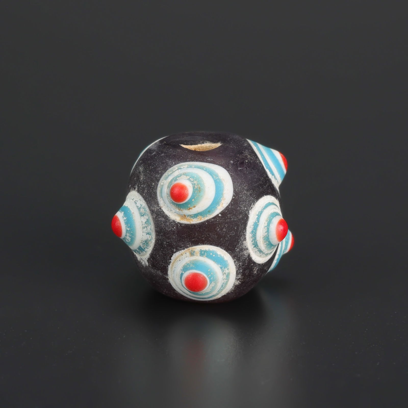 Chinese Glass “Dragon Fly Eye” Bead, Han Dynasty: Chinese Glass “Dragon Fly Eye” Bead, Han Dynasty Size Details: 2.4 x 2.7cm Weight: 25gram