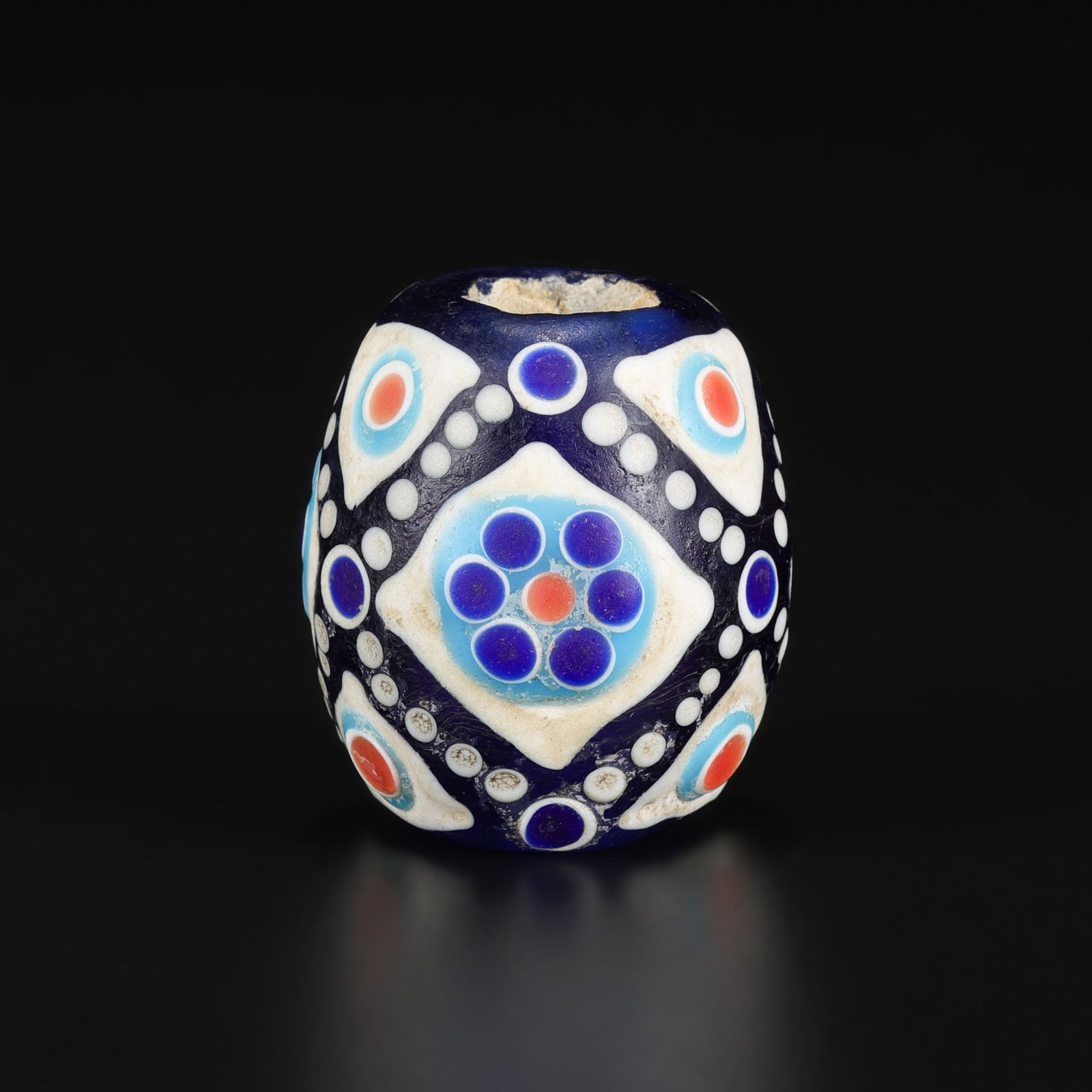 Chinese Eastern Zhou Dynasty Glass Bead: Chinese Eastern Zhou Dynasty Glass Bead Size Detail: 2.4 x 2.6cm Weight: 22gram