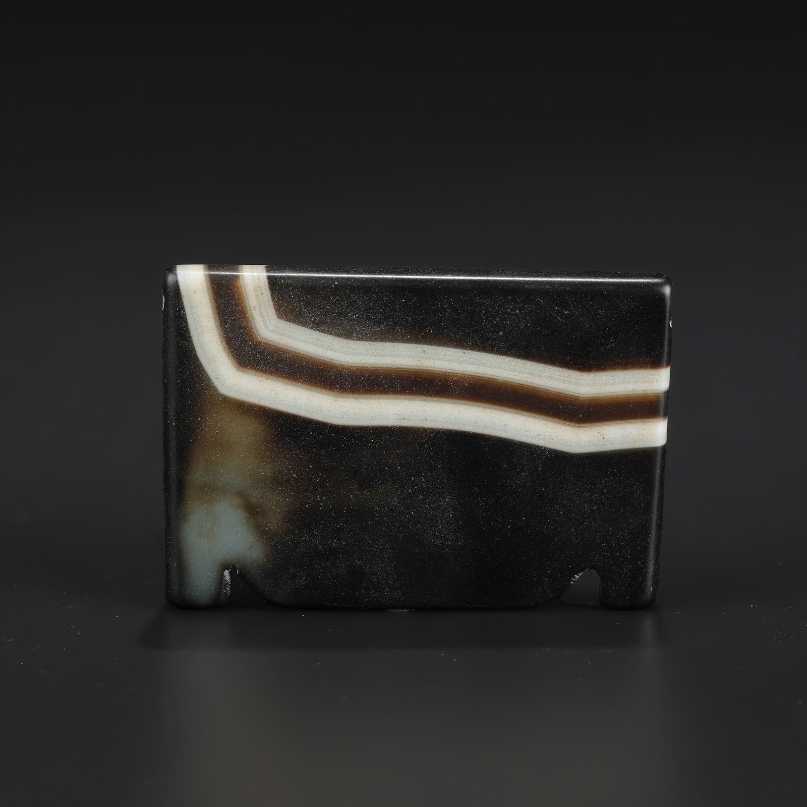 Antique Banded Agate Amulet Bead Pendant: Antique Banded Agate Amulet Bead Pendant. Size Detail: 5.2 x 3.7cm Weight: 22gram