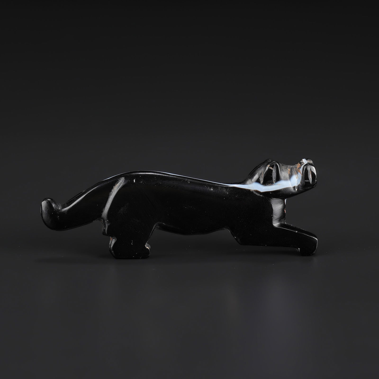 South East Asian Burmese Pagan Carved Onyx Stone Tiger Pendant: South East Asian Burmese Pagan Carved Onyx Stone Tiger Pendant. Size Detail: 8.2 x 2.5cm Weight: 23gram