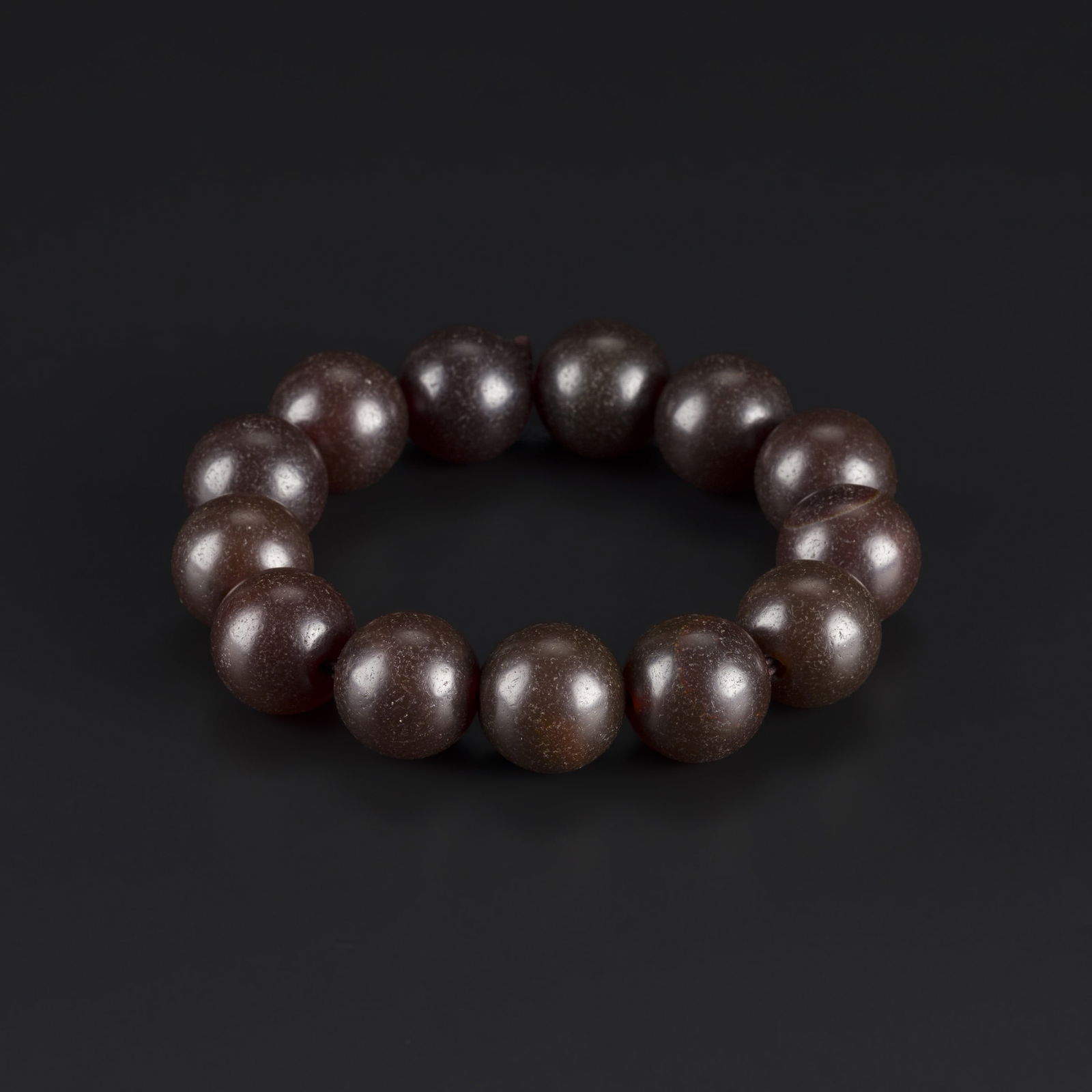 Tang Dynasty Brown Round Agate Beads – Lot of 13: Tang Dynasty Brown Round Agate Beads – Lot of 13. Total Weight: 136gram