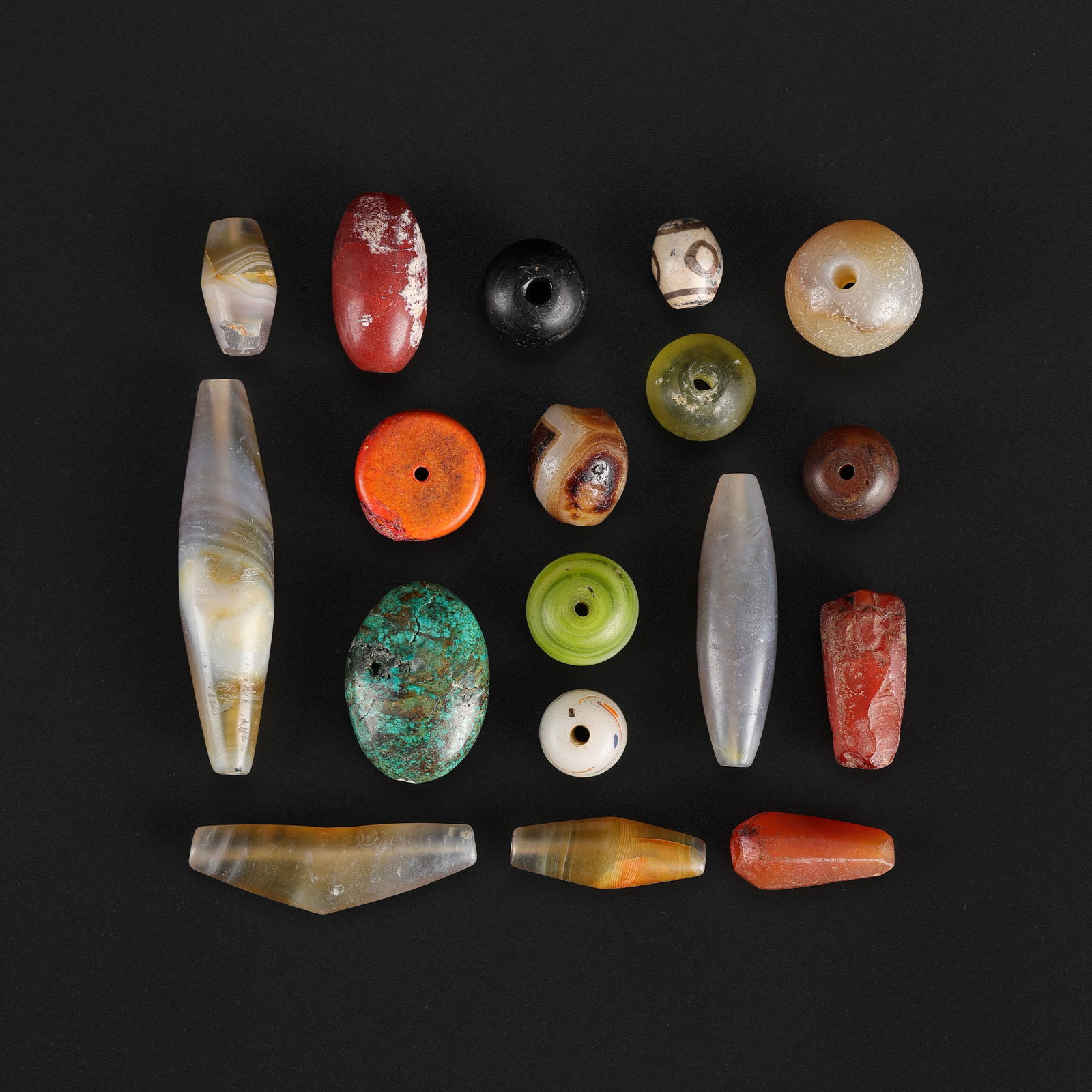 Collection of Antique Mix Old Beads: Collection of Antique Mix Old Beads Total Weight: 154gram