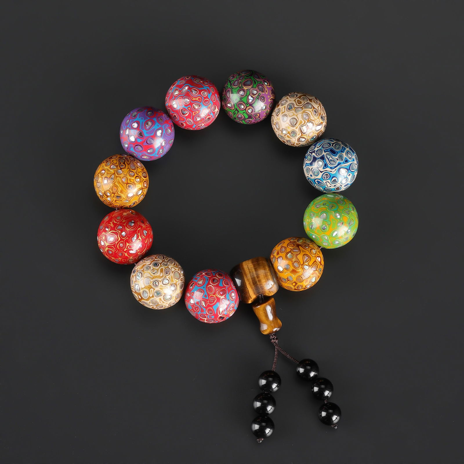 Chinese Painted Beads Bracelet with Intricate Patterns: Chinese Painted Beads Bracelet with Intricate Patterns. Total Weight: 81gram