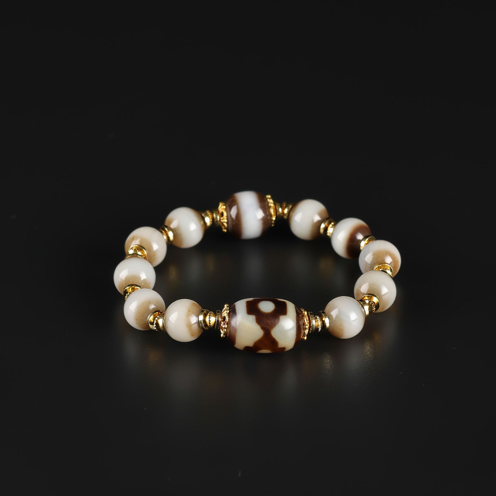 Tibetan Dzi Beads Bracelet: Tibetan Dzi Beads Bracelet Total Weight: 28gram