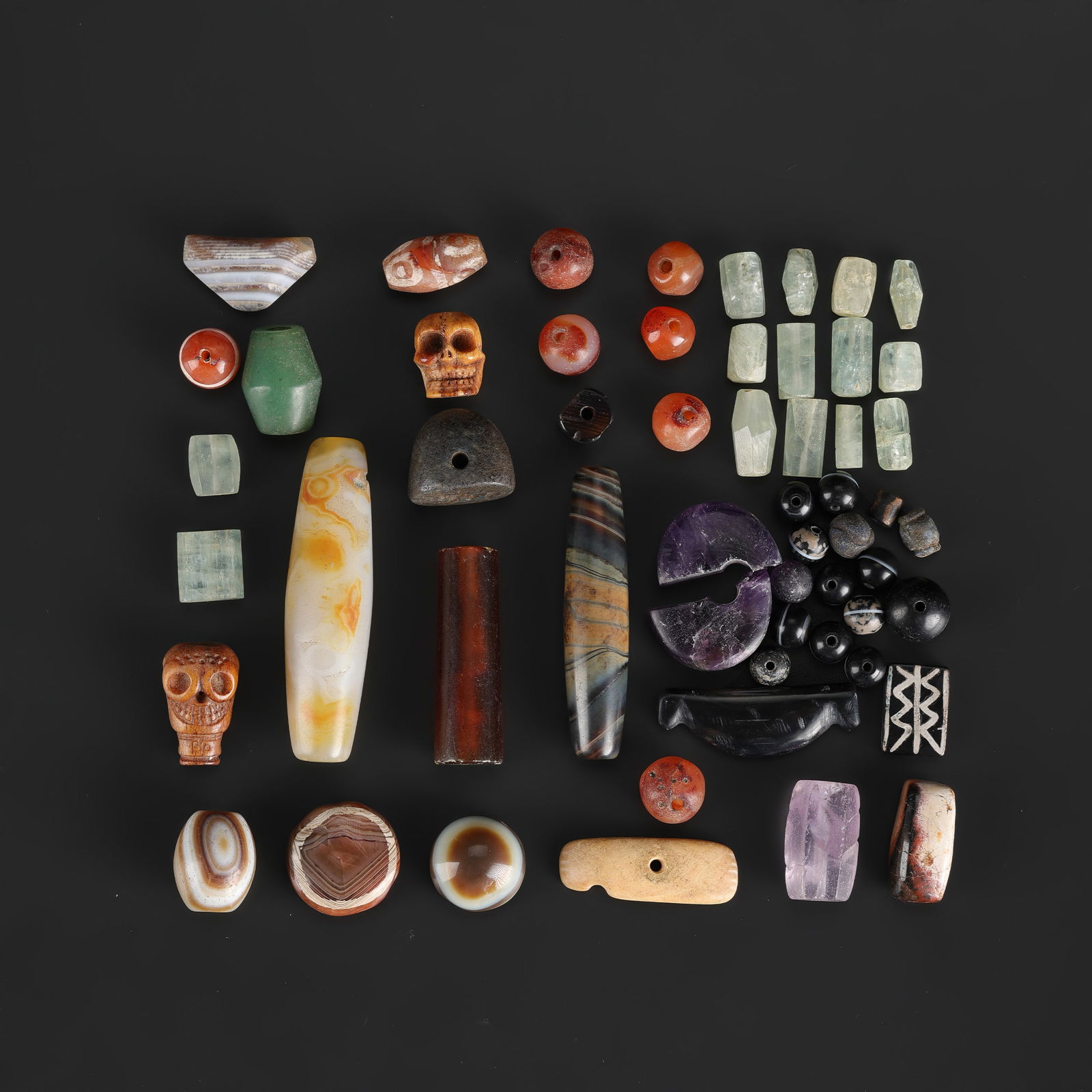 Collection of Antique Mix Old Beads: Collection of Antique Mix Old Beads Total Weight: 170gram