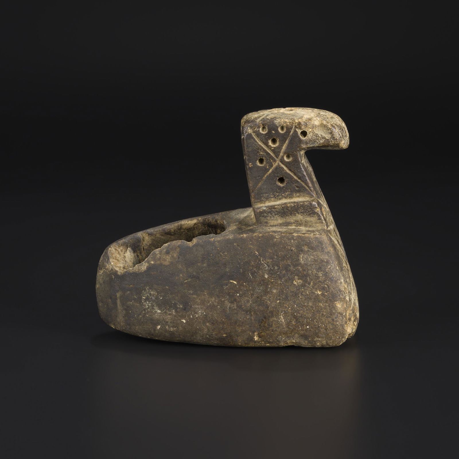 Early Medieval Period Stone Lamp: Early Medieval Period Stone Lamp Size Detail: 14 x 12.5cm Weight: 1kg