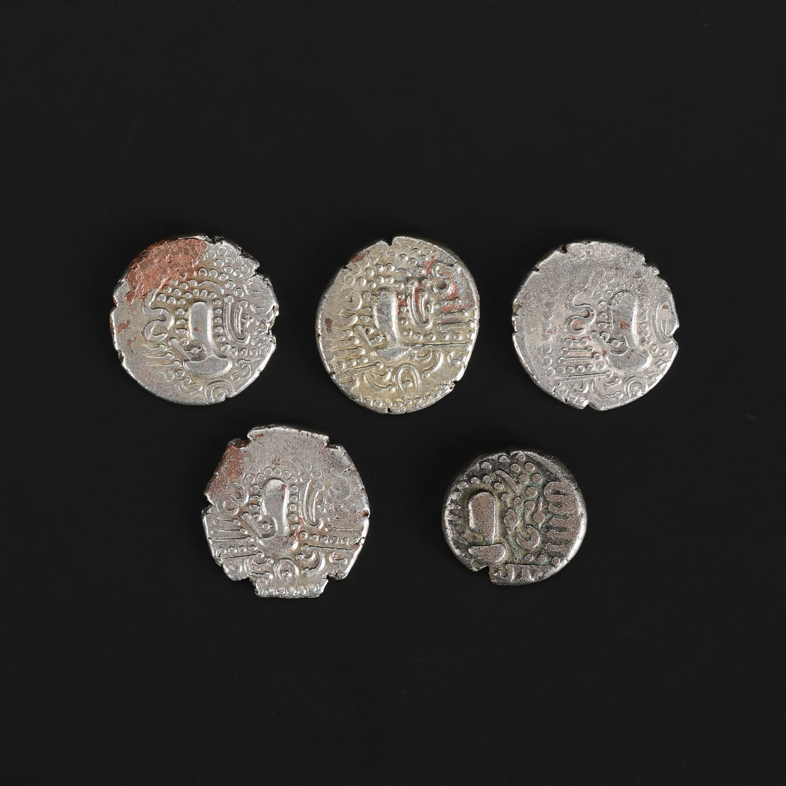 Ancient Gadhaya Dynasty Silver Coins Lot: Ancient Gadhaya Dynasty Silver Coins Lot Total Weight: 20gram