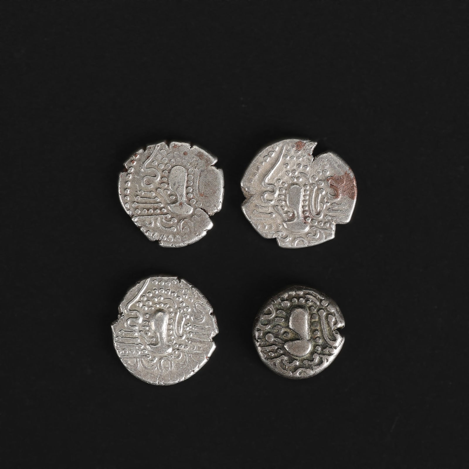 Ancient Gadhaya Dynasty Silver Coins Lot: Ancient Gadhaya Dynasty Silver Coins Lot Total Weight: 17gram