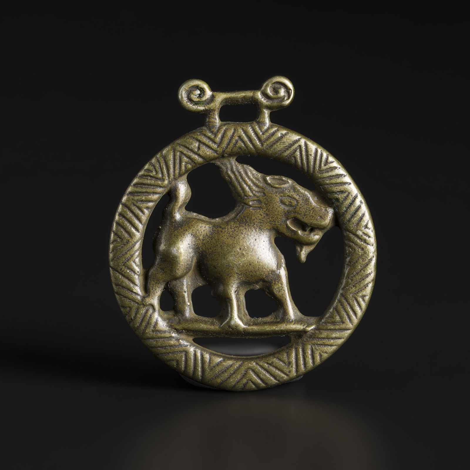 Ancient Near Eastern Bronze Openwork Pendant: Ancient Near Eastern Bronze Openwork Pendant Size Detail: 4.2 x 4.9cm Weight: 25gram