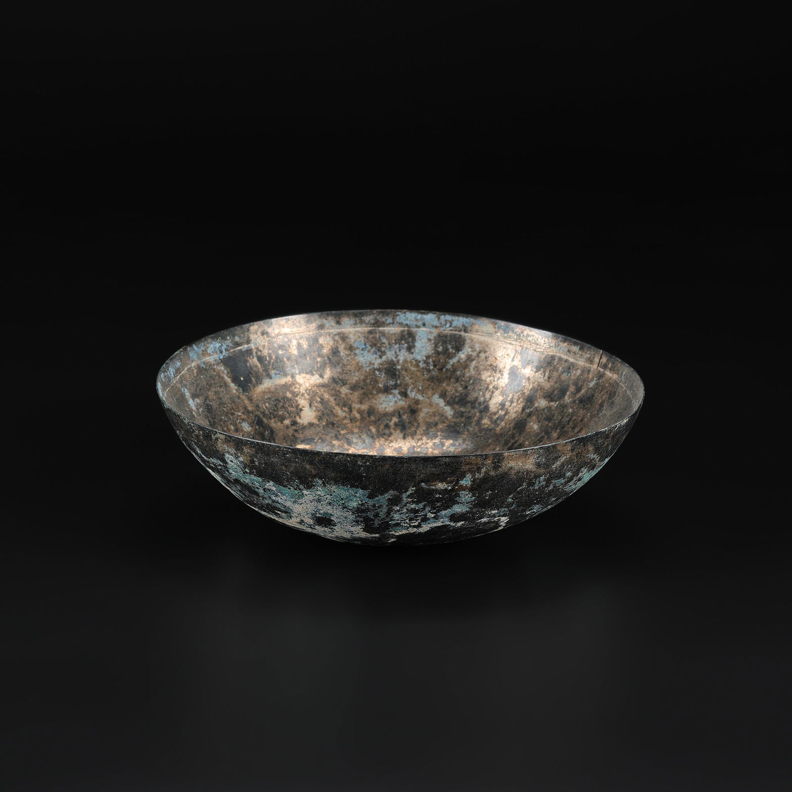 Ancient Near Eastern Sasanian Bronze Bowl: Ancient Near Eastern Sasanian Bronze Bowl. Size Detail: 17.5 x 5cm Weight: 160gram