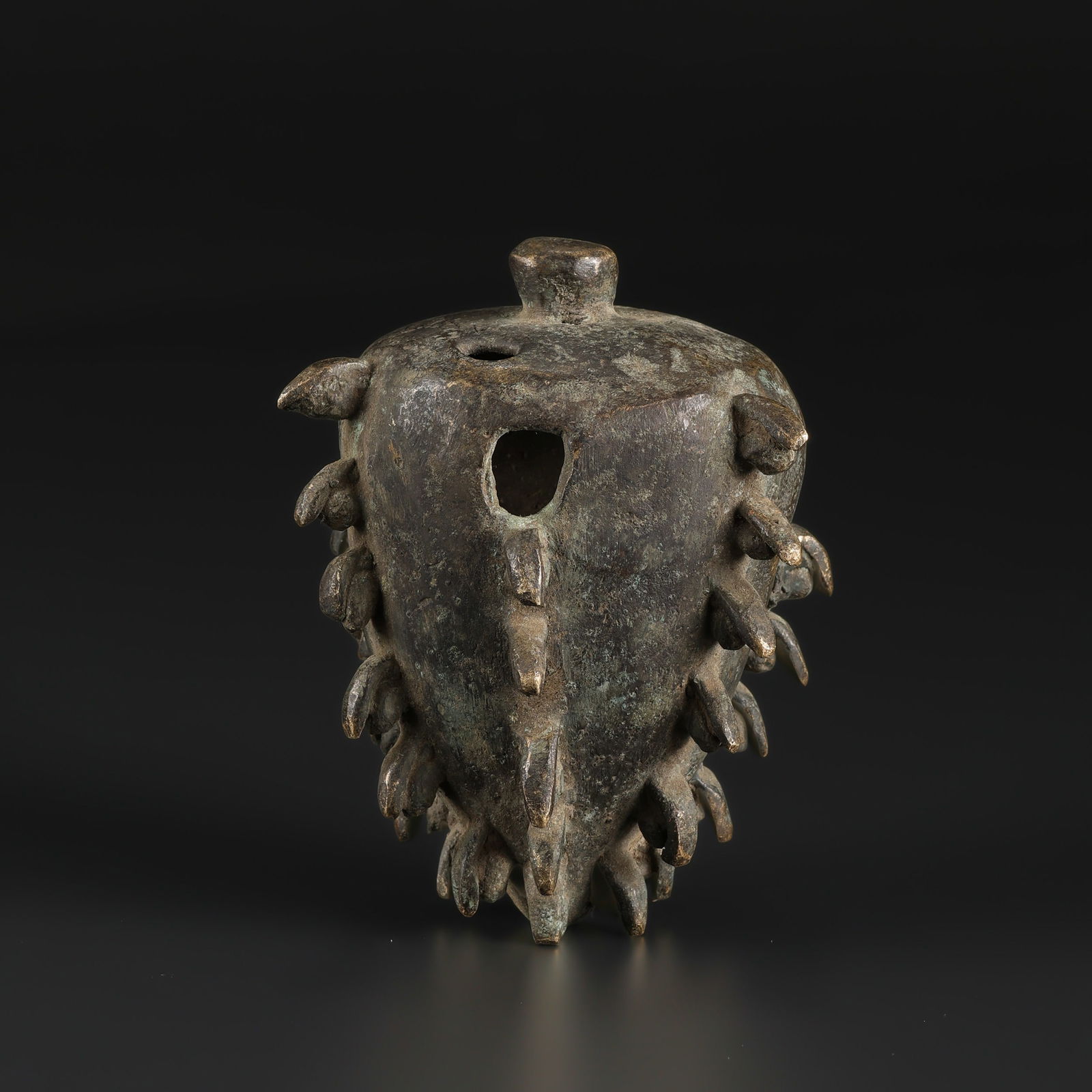 Near Eastern Bactrian Bronze Ornament: Near Eastern Bactrian Bronze Ornament. Size Detail: 8.5 x 10.2cm Weight: 510gram