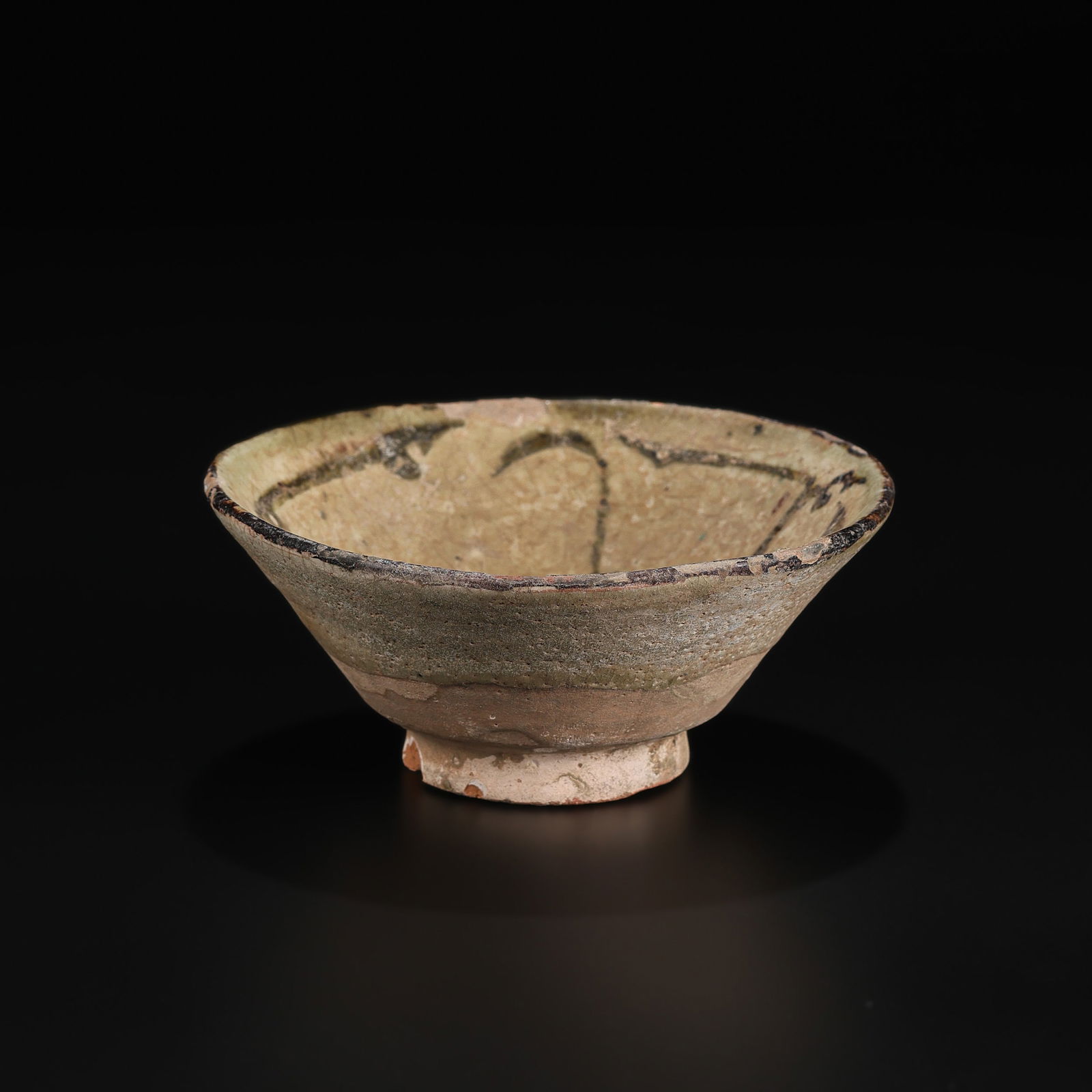 A Nishapur Pottery Bowl 10th Century AD: A Nishapur Pottery Bowl 10th Century AD Size Detail: 10.5 x 4.5cm Weight: 107gram