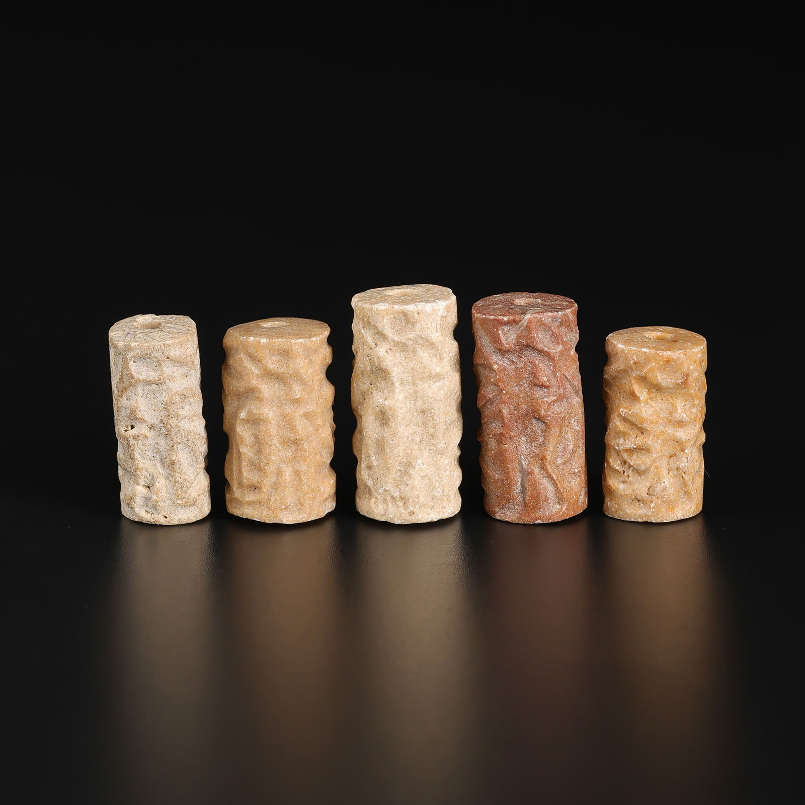 Near Eastern Ancient Cylinder Stone Seals: Near Eastern Ancient Cylinder Stone Seals Total Weight: 40gram