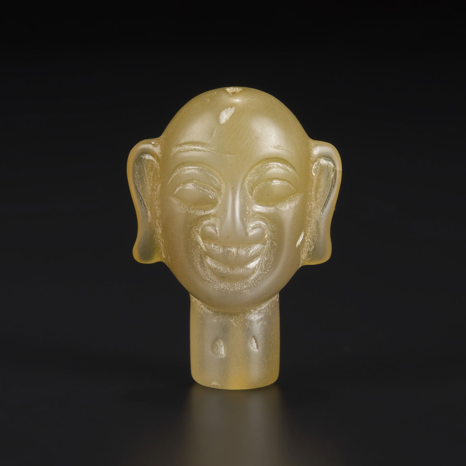 Antique Human Head Figure Carved in Carnelian Agate As Pendant Bead: Antique Human Head Figure Carved in Carnelian Agate As Pendant Bead. Size Detail: 3.1 x 4.4cm Weight: 28gram