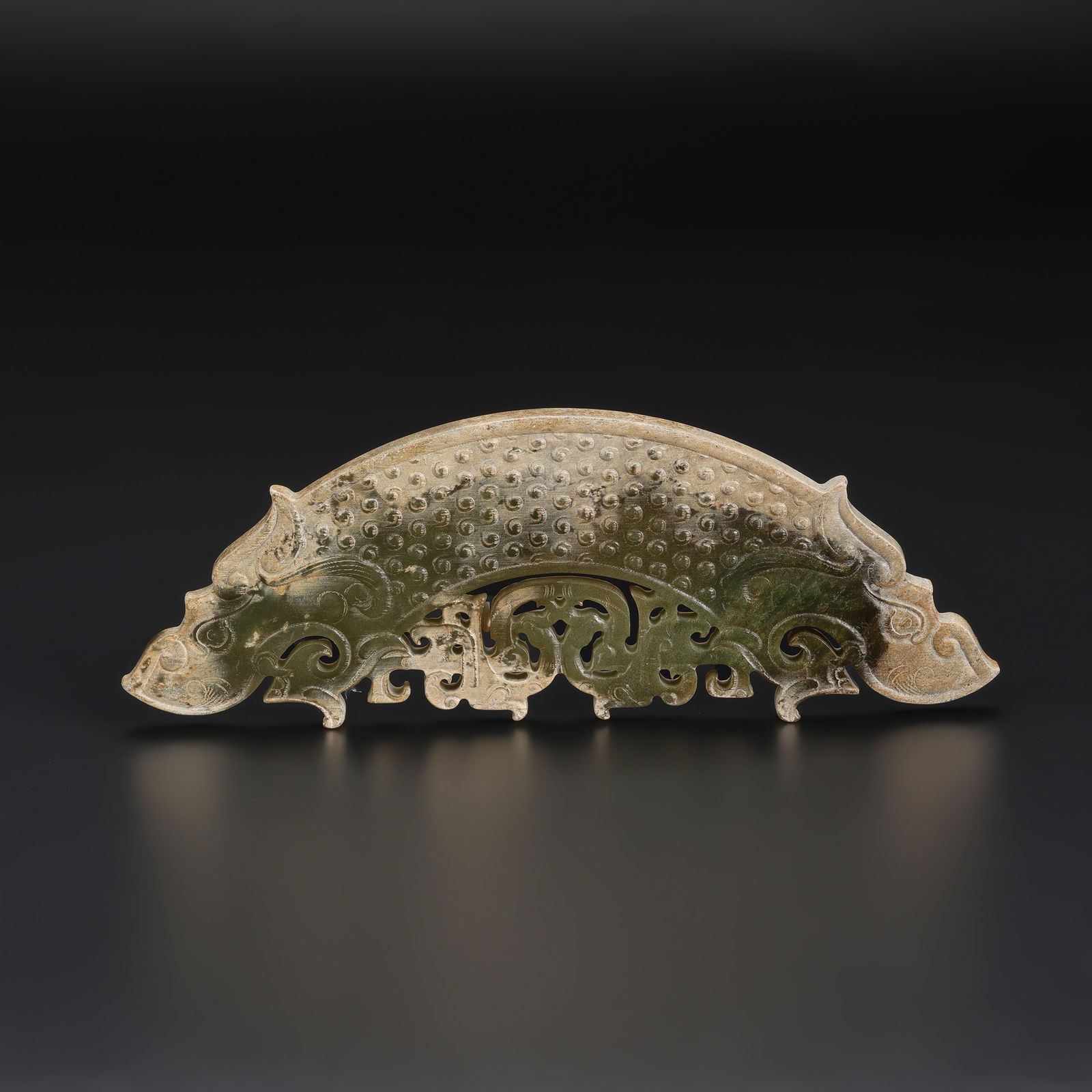 Western Zhou Dynasty Chinese Hetian Jade Carved Beast Pendant – Two Dragon Heads Motif: Western Zhou Dynasty Chinese Hetian Jade Carved Beast Pendant – Two Dragon Heads Motif Size Detail: 16.5 x 6cm Weight: 116gram