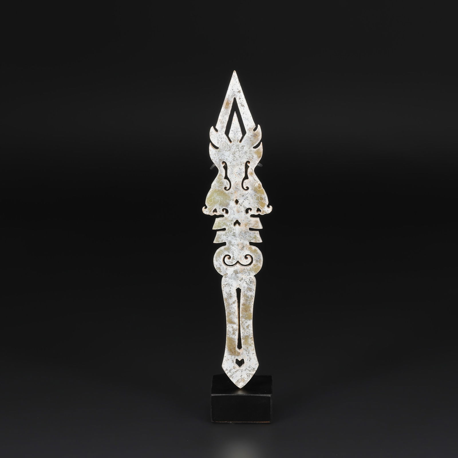 Western Zhou Dynasty Chinese Ritual Hetian Jade Sword/Dagger Object: Western Zhou Dynasty Chinese Ritual Hetian Jade Sword/Dagger Object. Size Detail: 4 x 20.5cm Weight: 45gram