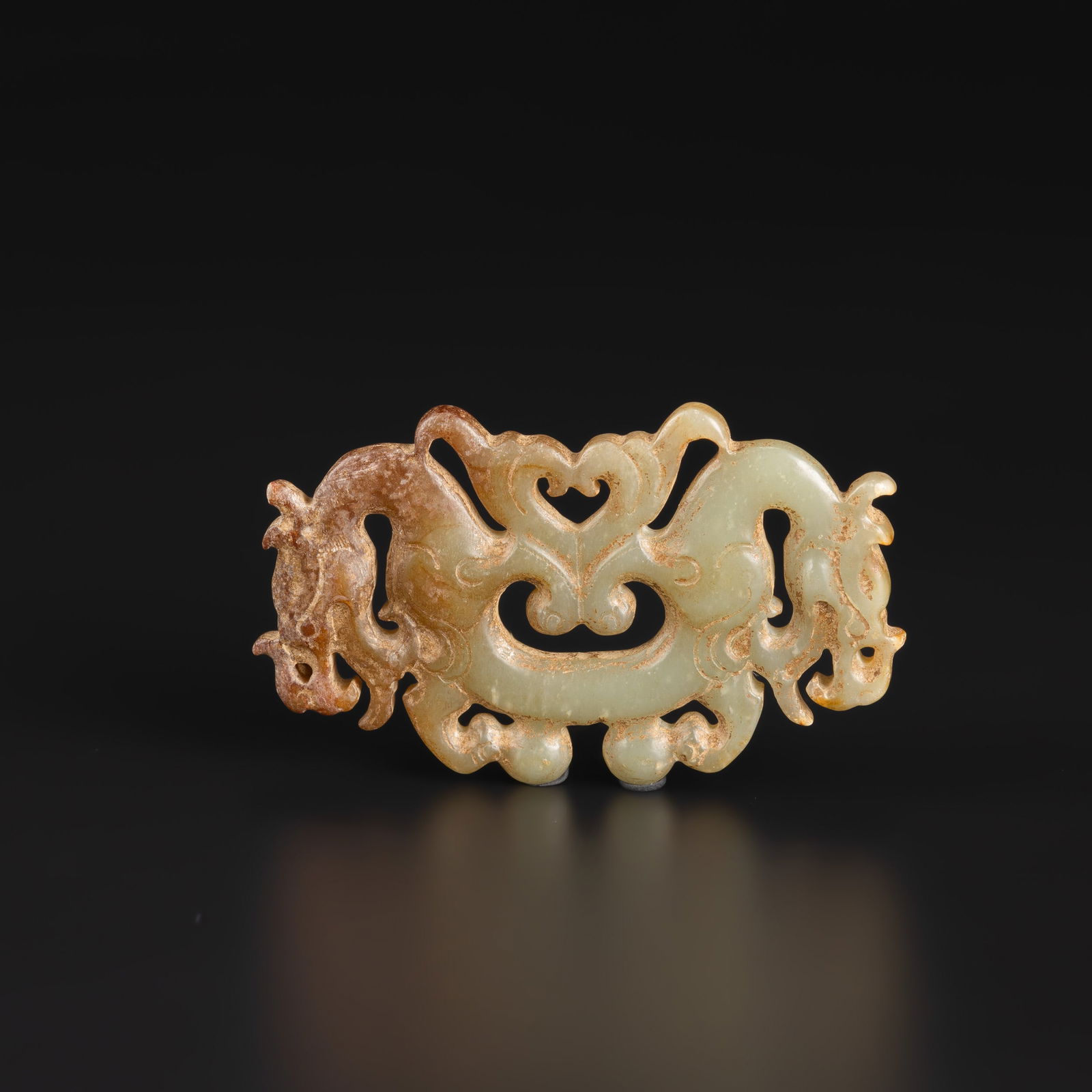Western Zhou Dynasty Chinese Hetian Jade Carved Beast Pendant – Two Dragon Heads Motif: Western Zhou Dynasty Chinese Hetian Jade Carved Beast Pendant – Two Dragon Heads Motif Size Detail: 7.3 x 4.4cm Weight: 29gram