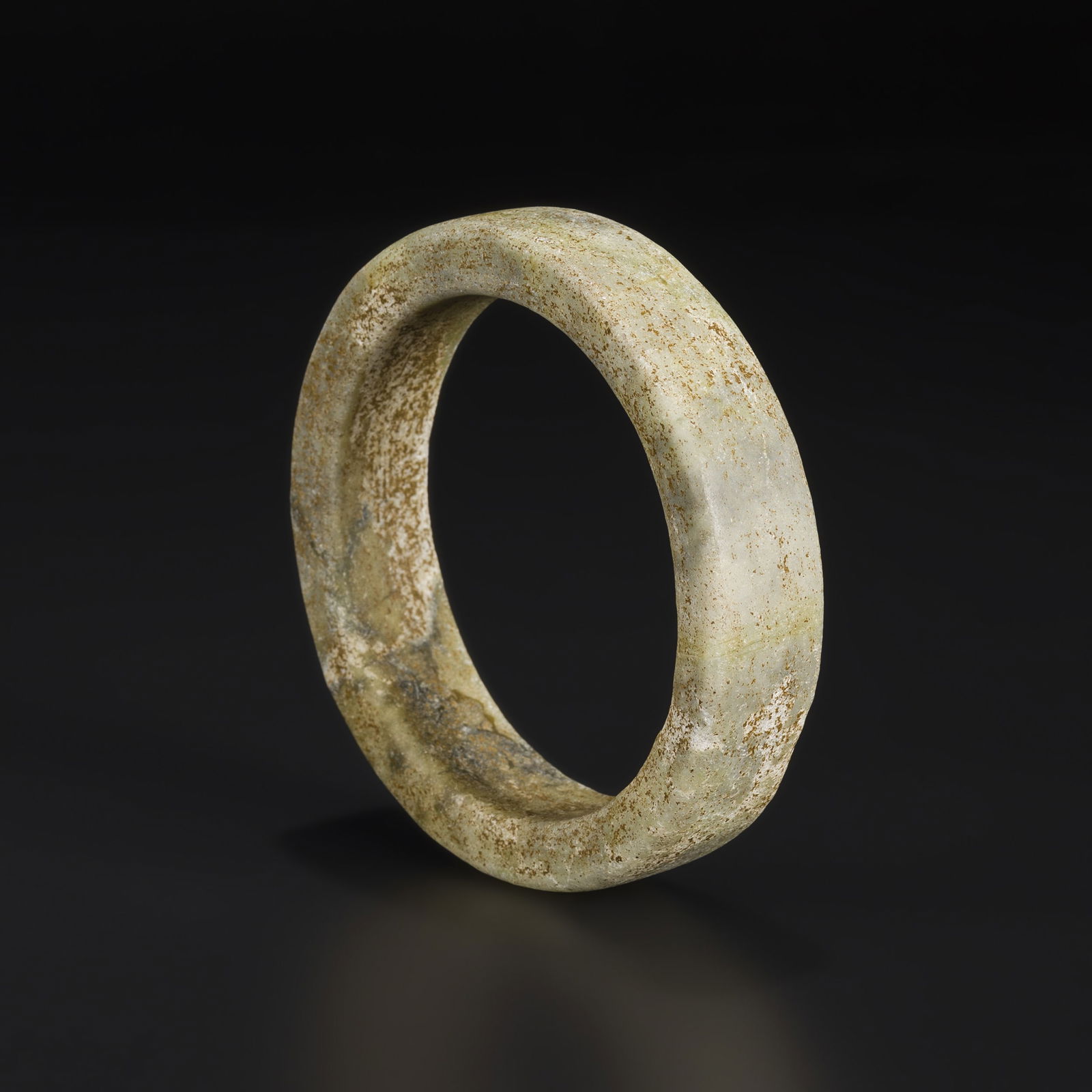 Ancient Chinese Neolithic Jade Bangle: Ancient Chinese Neolithic Jade Bangle Weight: 114gram