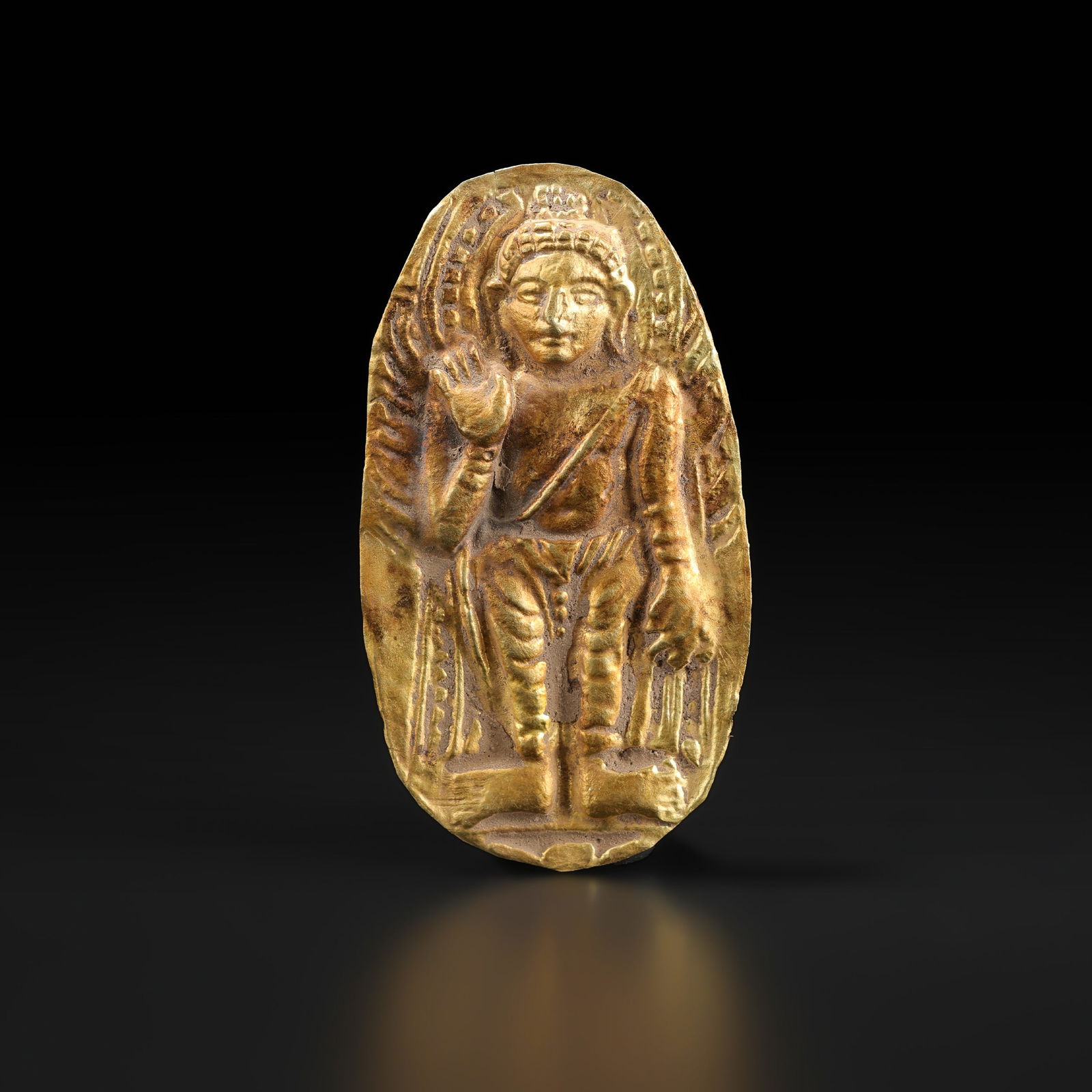 18K Gold Votive Plaque Depicting Standing Buddha Statue Southeast Asian India Pendant: 18K Gold Votive Plaque Depicting Standing Buddha Statue Southeast Asian India Pendant Size Detail: 3.5 x 6.4cm Weight: 4gram