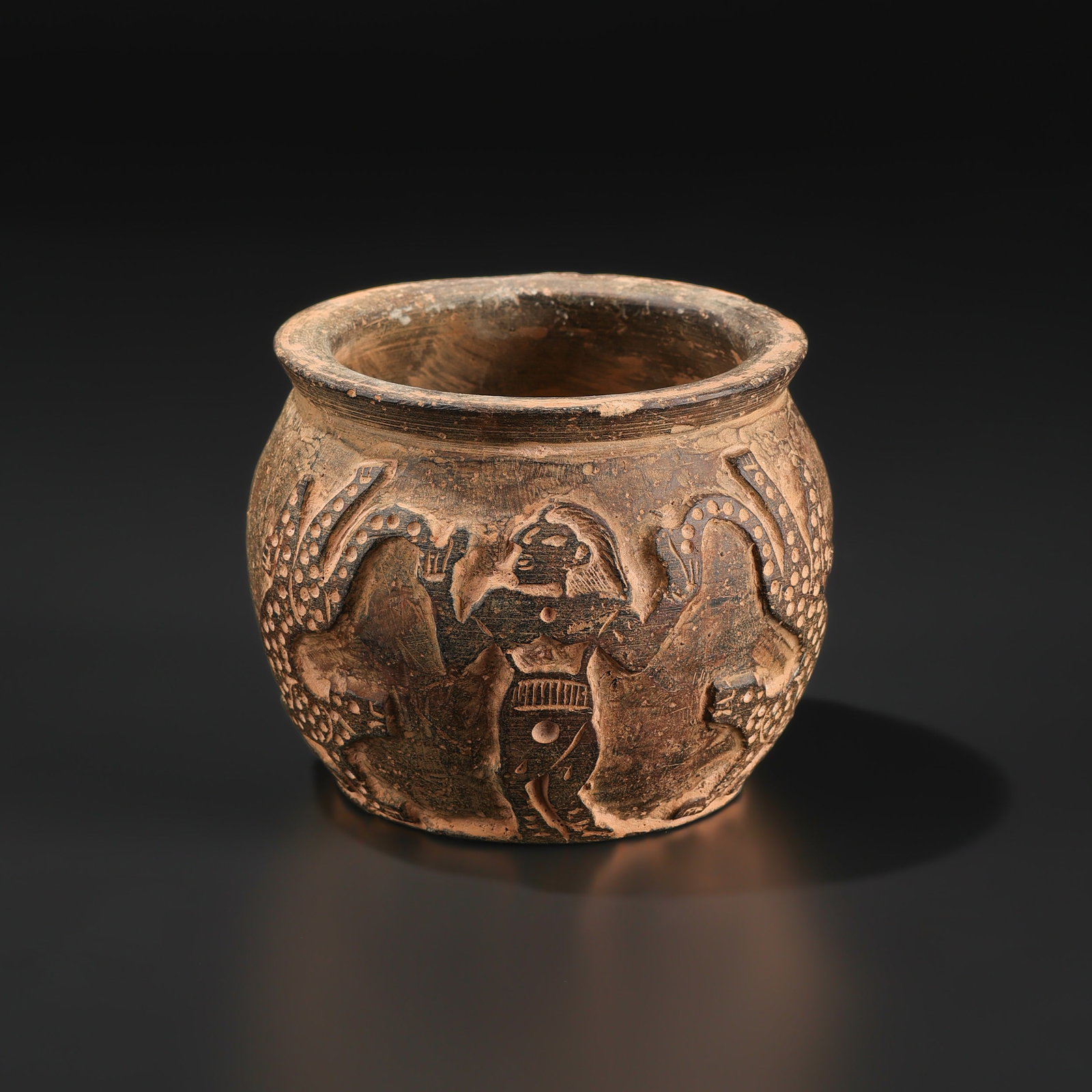 Near Eastern Rare Old Intercultural Chlorite Carved Vessel: Near Eastern Rare Old Intercultural Chlorite Carved Vessel Size Detail: 11 x 8.3cm Weight: 647gram