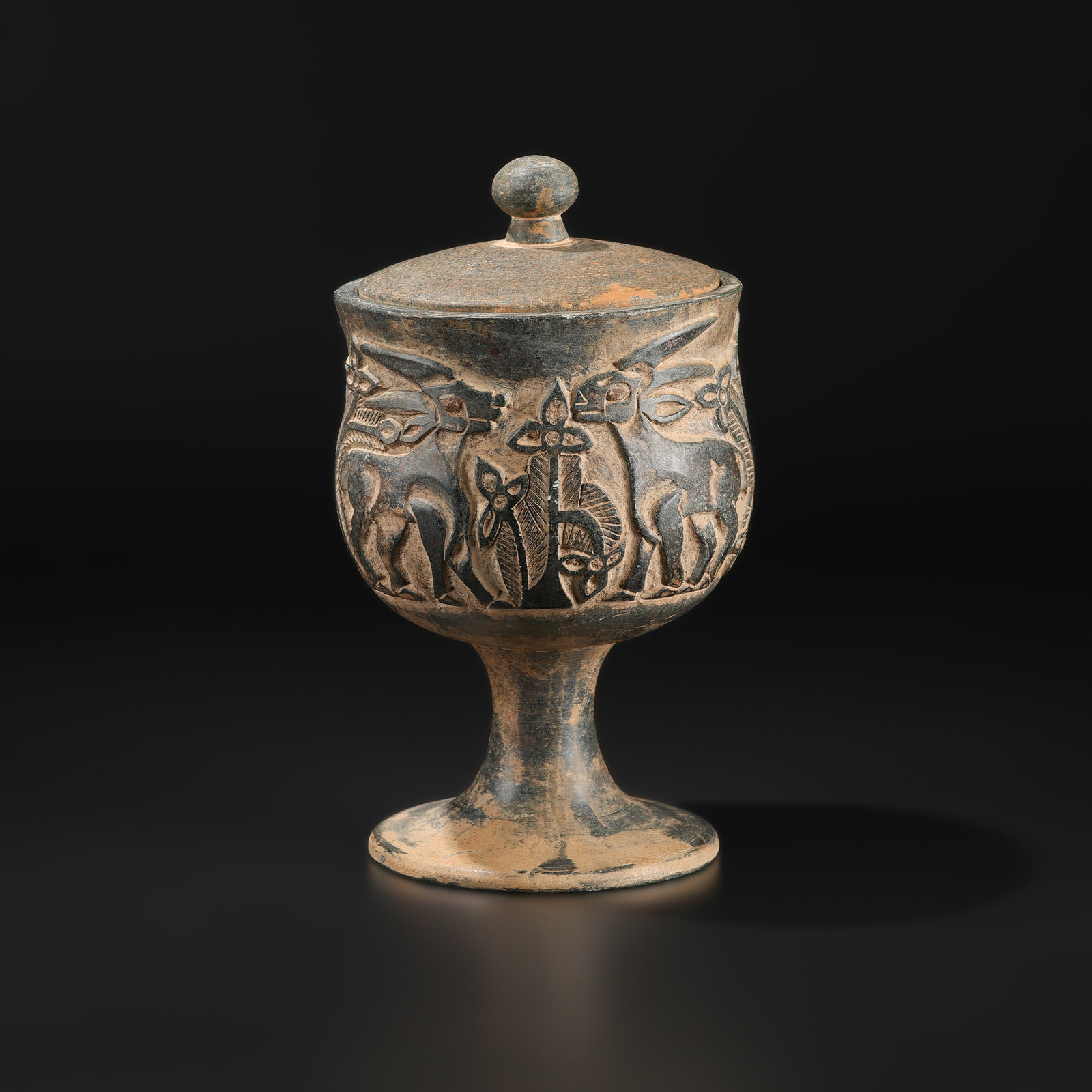 Near Eastern Rare Old Intercultural Chlorite Carved Vessel: Near Eastern Rare Old Intercultural Chlorite Carved Vessel Size Detail: 22 x 13cm Weight: 1.6kg