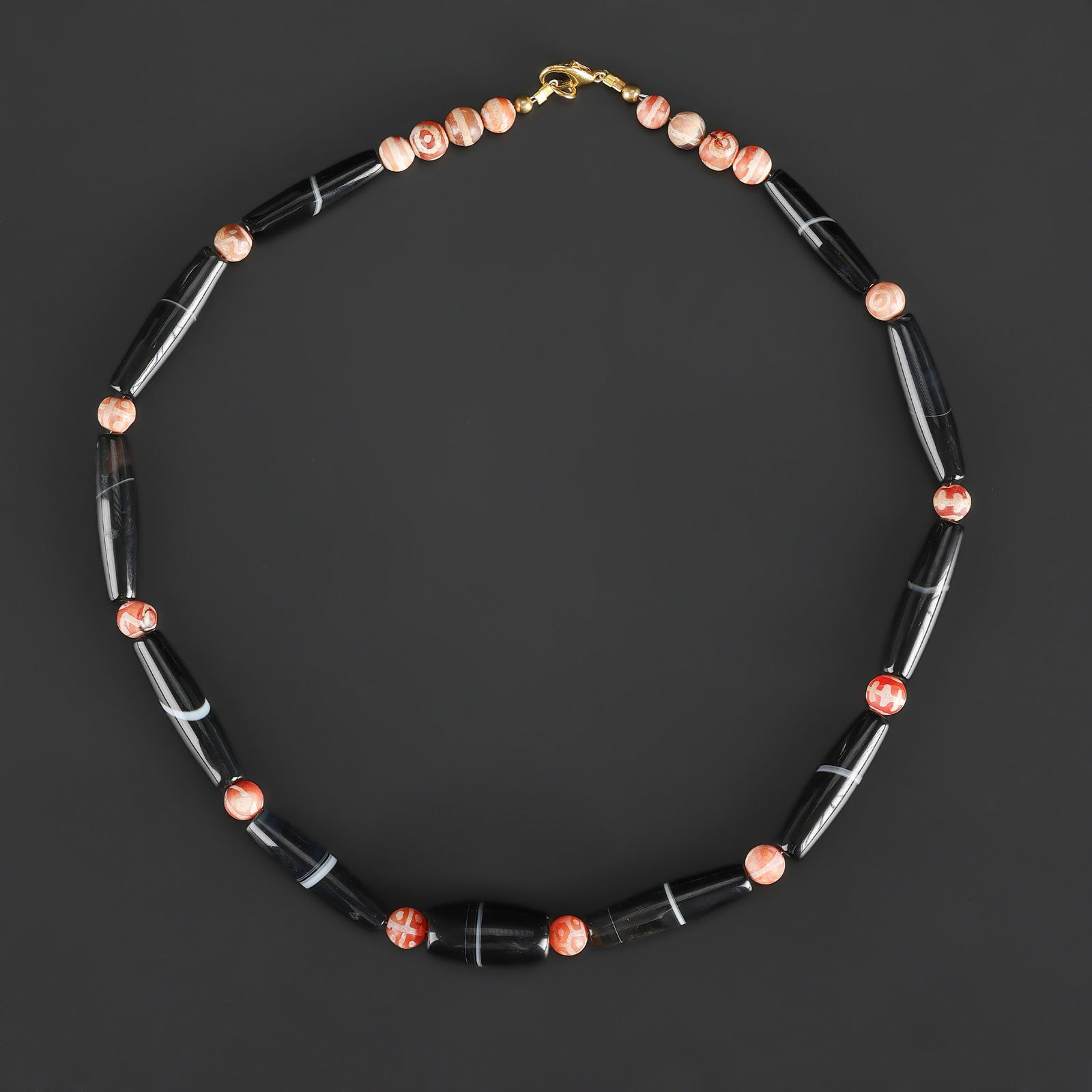 Old Mixed Banded Agate and Etched Carnelian Beads Necklace: Old Mixed Banded Agate and Etched Carnelian Beads Necklace Length: 20in Total Weight: 53gram