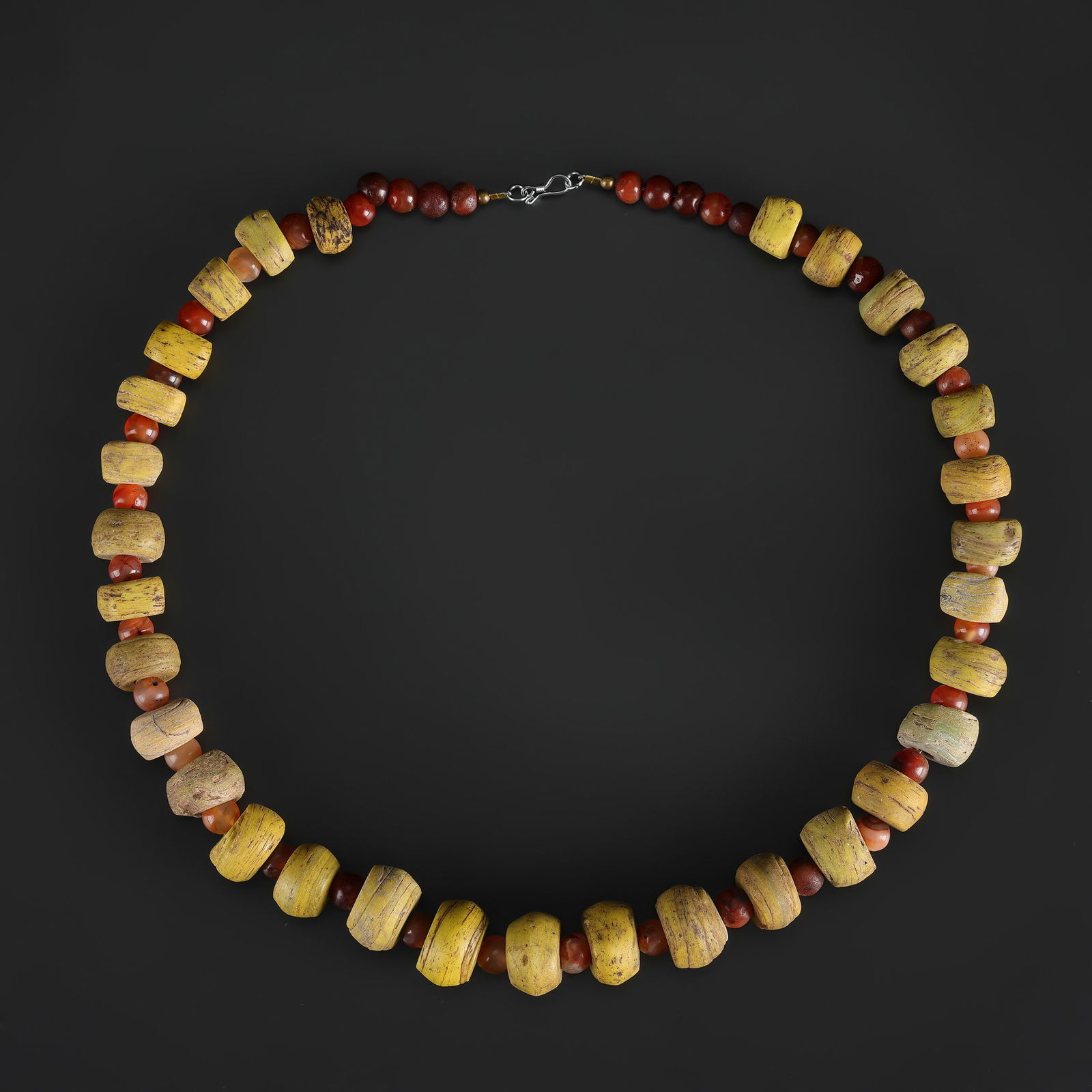 Mixed Trade Vintage Jewelry Antique Yellow Glass Hebron Beads Necklace: Mixed Trade Vintage Jewelry Antique Yellow Glass Hebron Beads Necklace Length: 26in Total Weight: 225gram