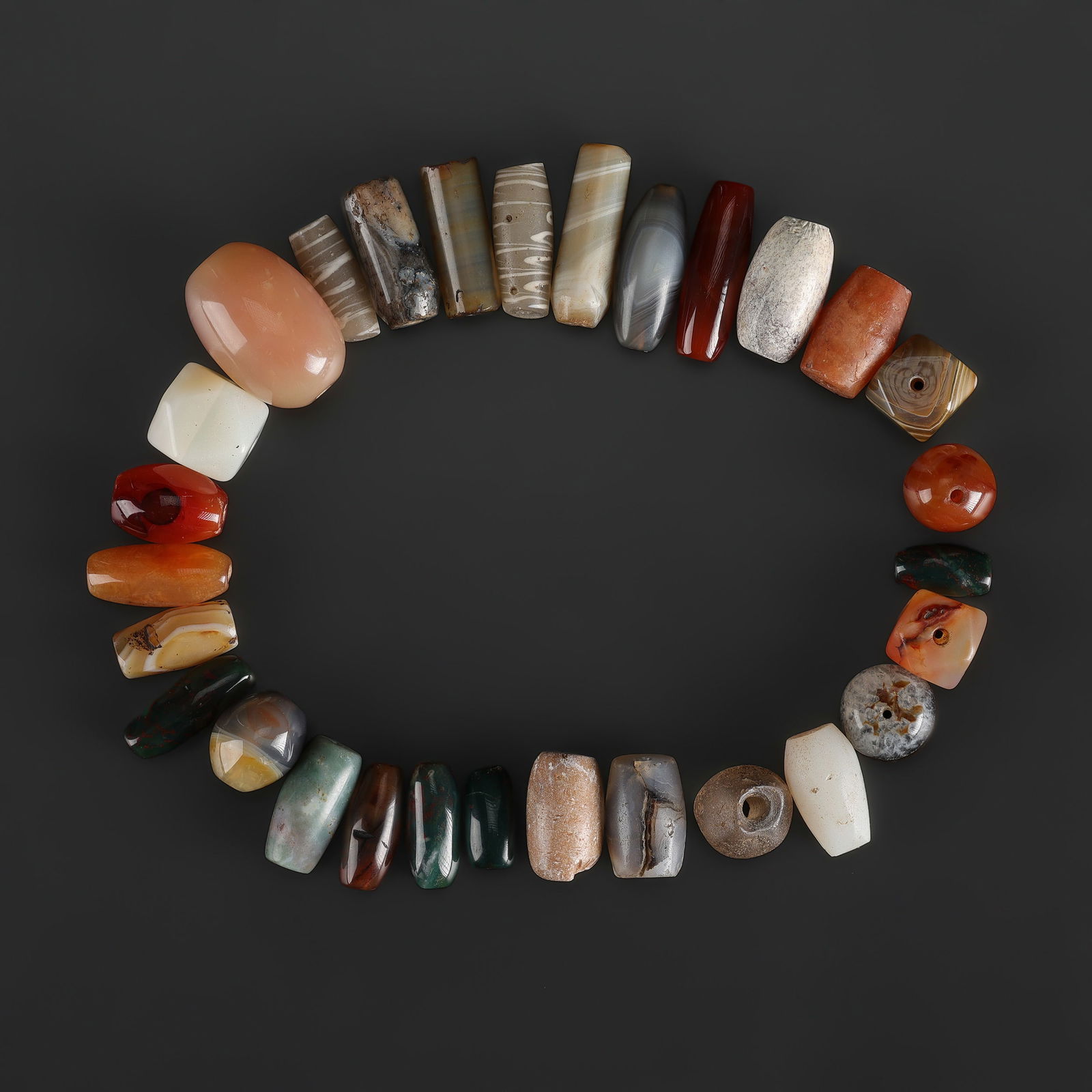 Collection of Antique Mix Old Beads Lot: Collection of Antique Mix Old Beads Lot Total Weight: 123gram