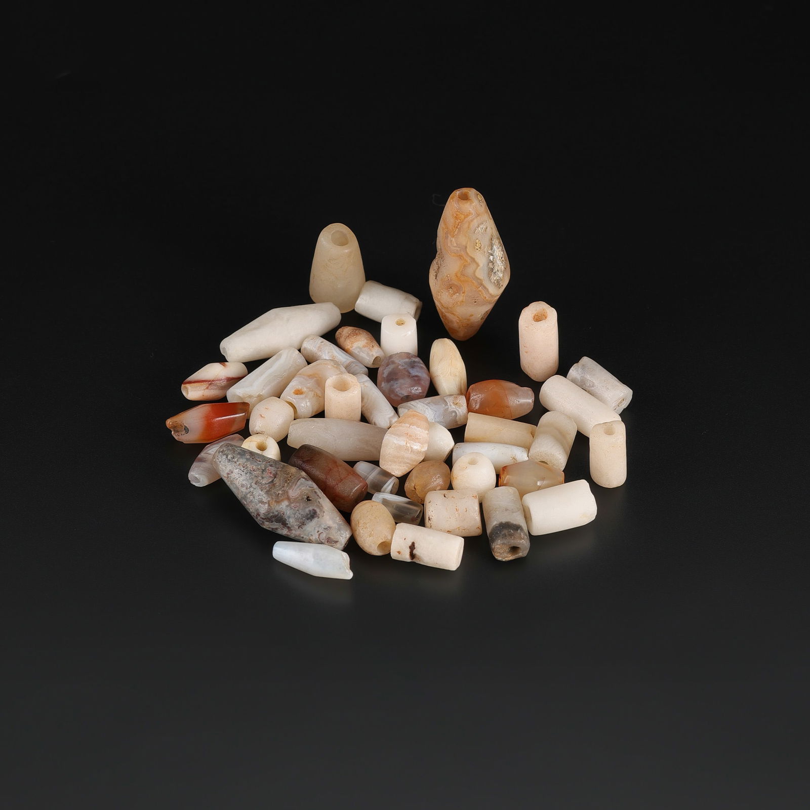 Collection of Antique Mix Old Beads Lot: Collection of Antique Mix Old Beads Lot Total Weight: 52gram