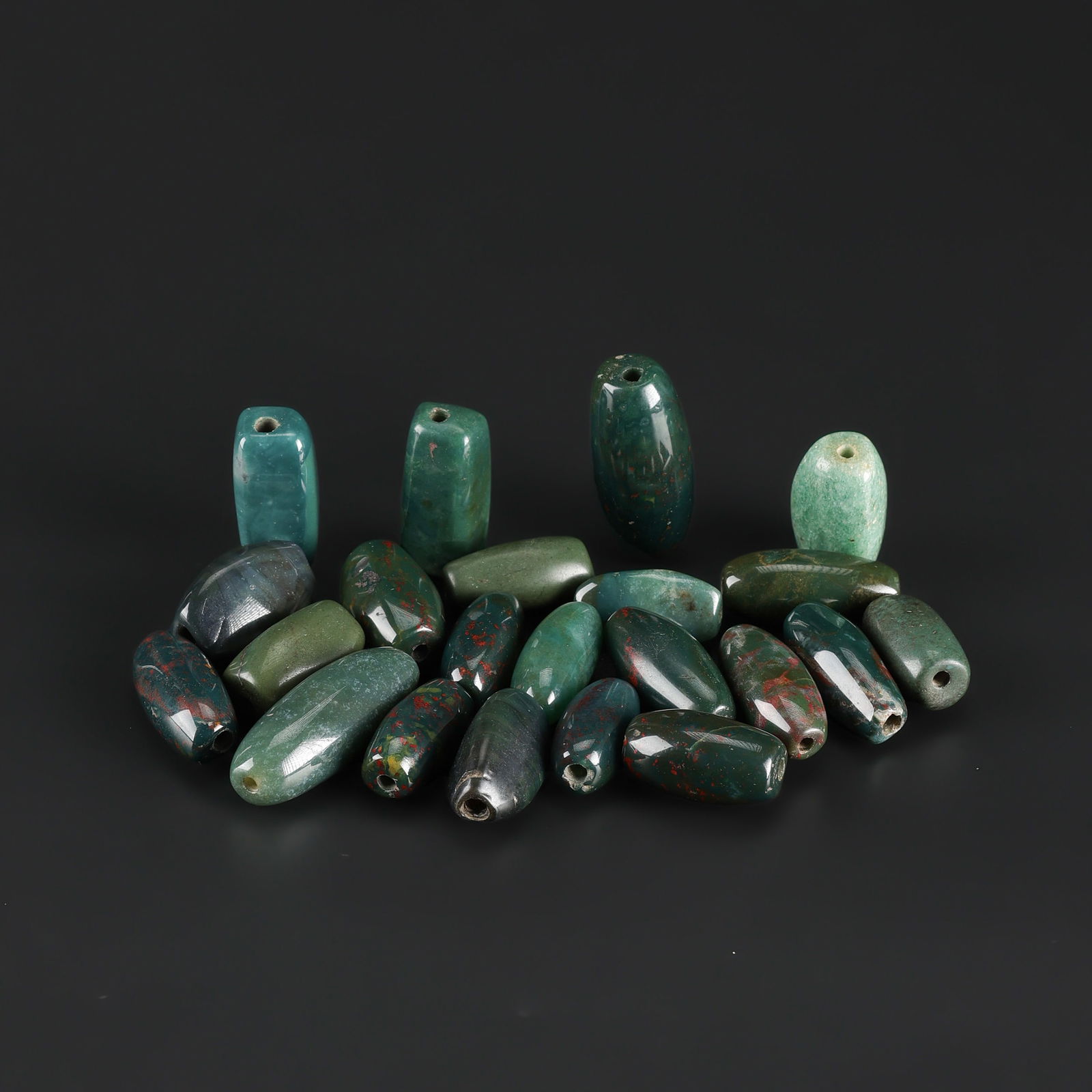 Vintage Trade Old Antique Late 19 Century Aventurine Jade Nephrite Bead Necklace: Vintage Trade Old Antique Late 19 Century Aventurine Jade Nephrite Bead Necklace Total Weight: 93gram