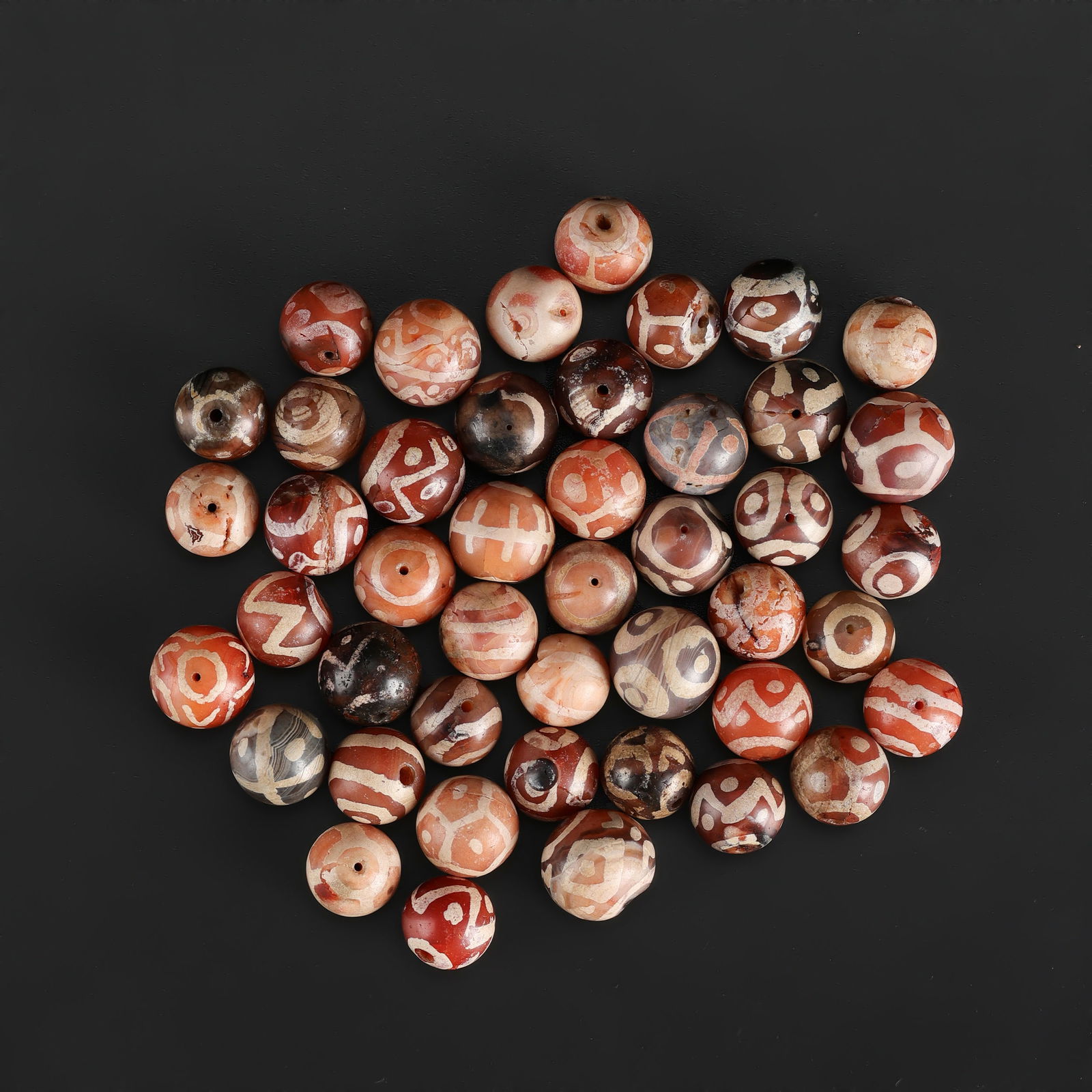 Group of Old Ancient Himalayan Etched Painted Carnelian Agate Beads: Group of Old Ancient Himalayan Etched Painted Carnelian Agate Beads Length: 20in Total Weight: 81gram