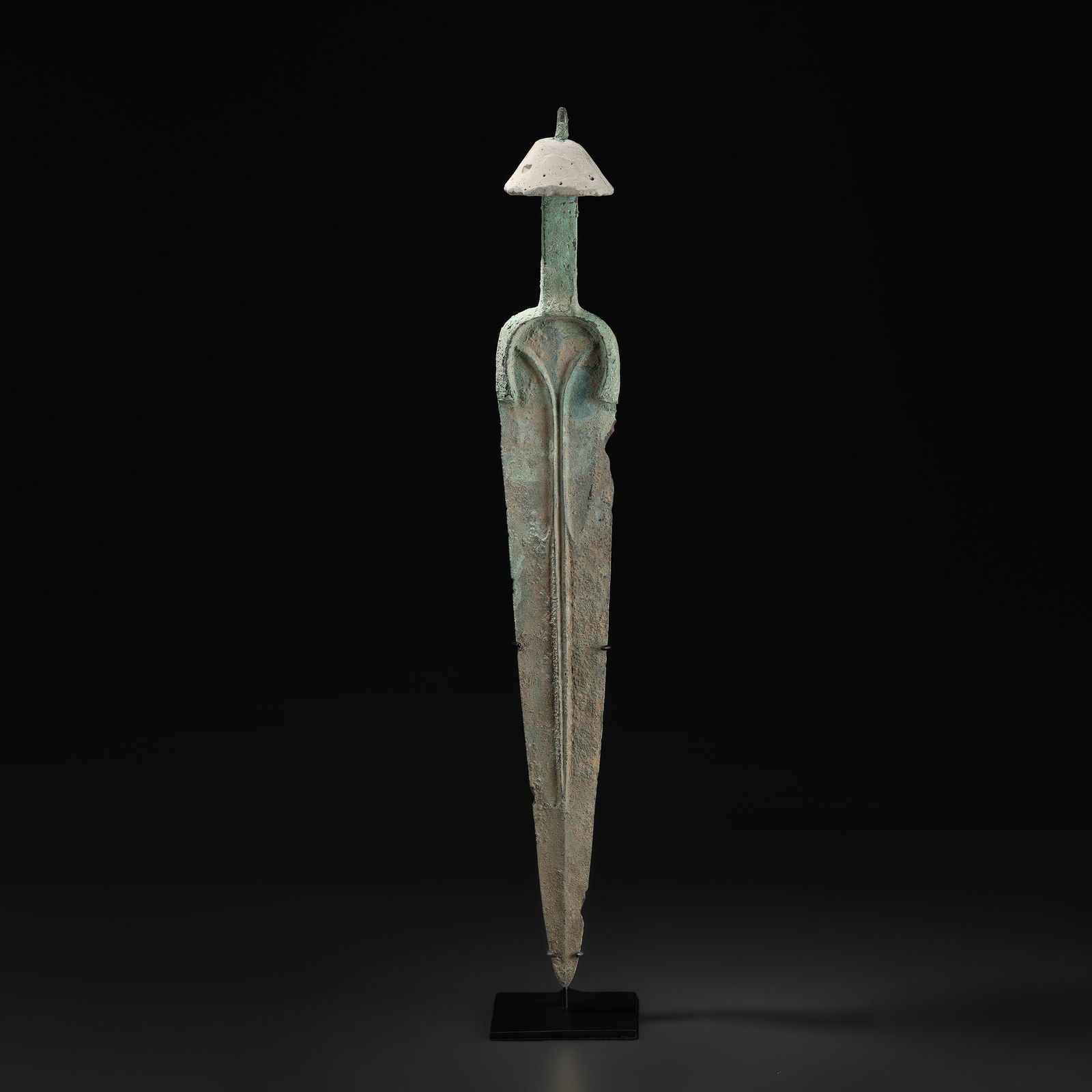 Ancient Near Eastern Roman Bronze Sword: Ancient Near Eastern Roman Bronze Sword Size Detail: 8.5 x 61cm Weight: 1.1kg