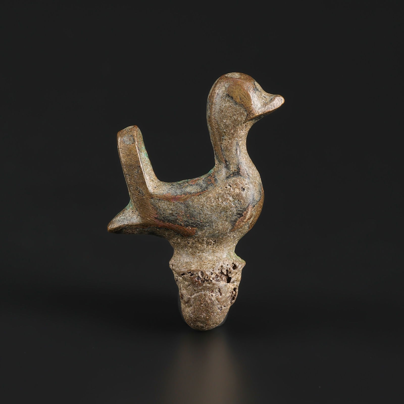 Ancient Bronze Duck Vessel Handle Ornament: Ancient Bronze Duck Vessel Handle Ornament Size Detail: 3.7 x 2.3cm Weight: 18gram