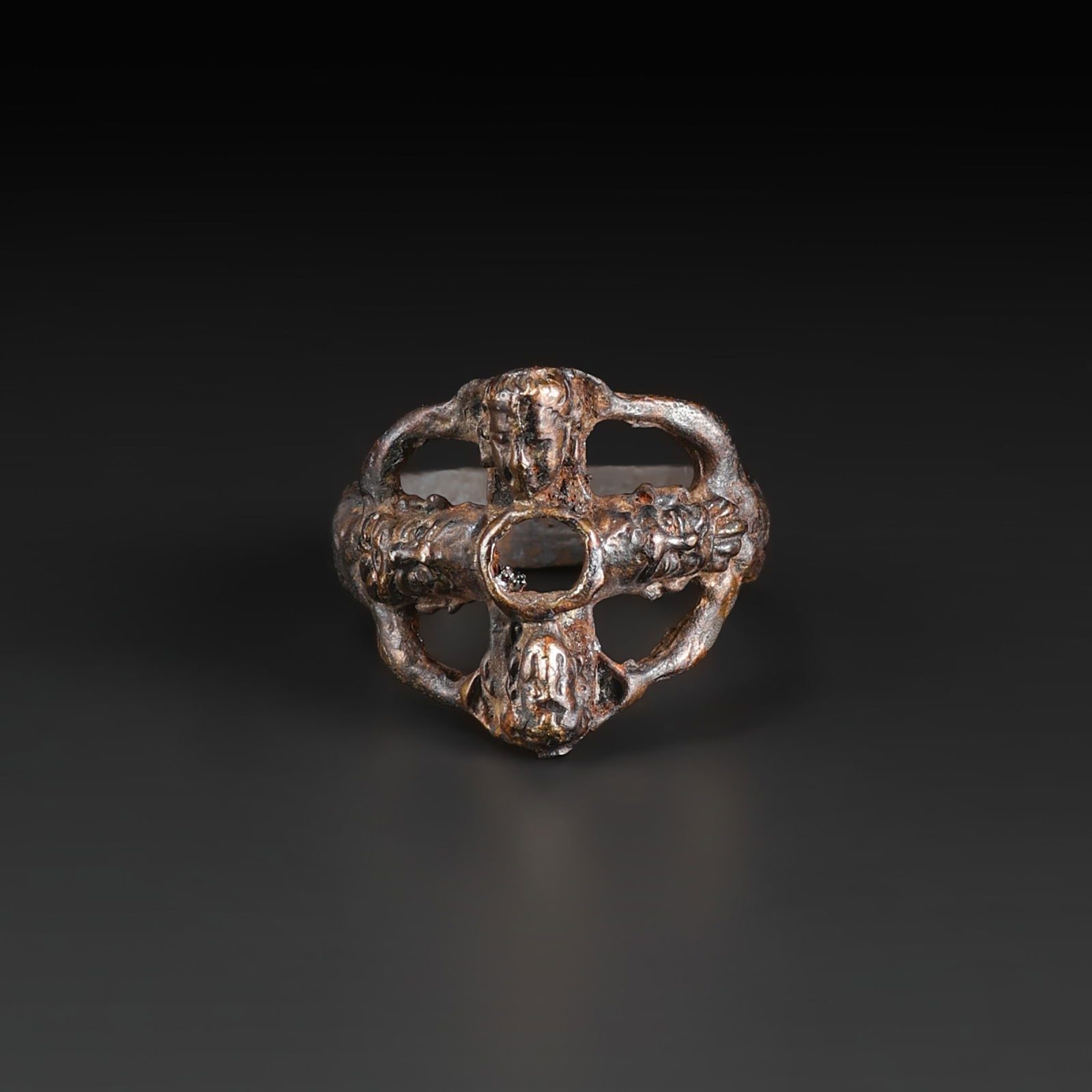 Near Eastern Bactrian Bronze Jewelry Ring: Near Eastern Bactrian Bronze Jewelry Ring Weight: 7gram
