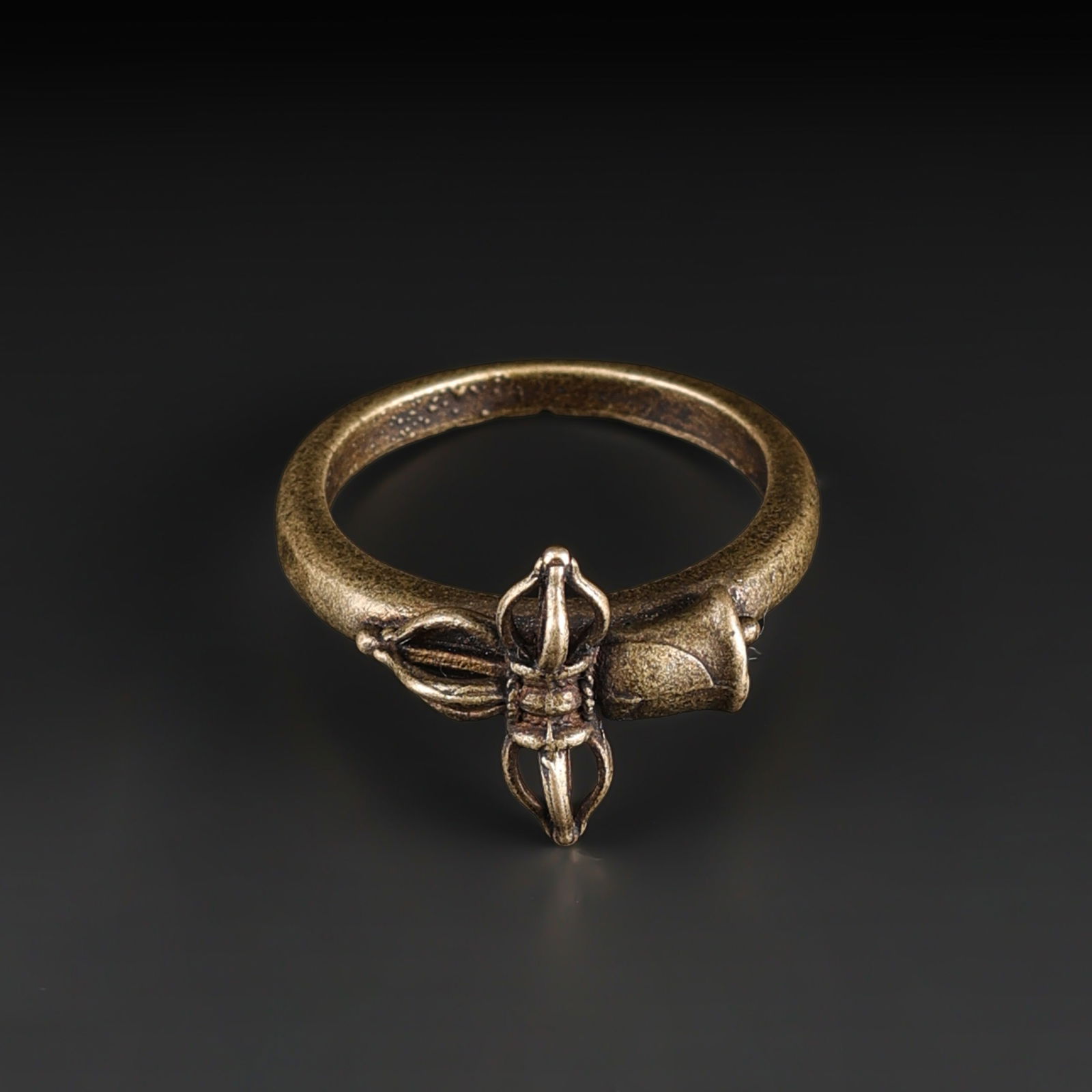 Ancient Indo Tibetan Dorje Ring: Ancient Indo Tibetan Dorje Ring Weight: 4gram