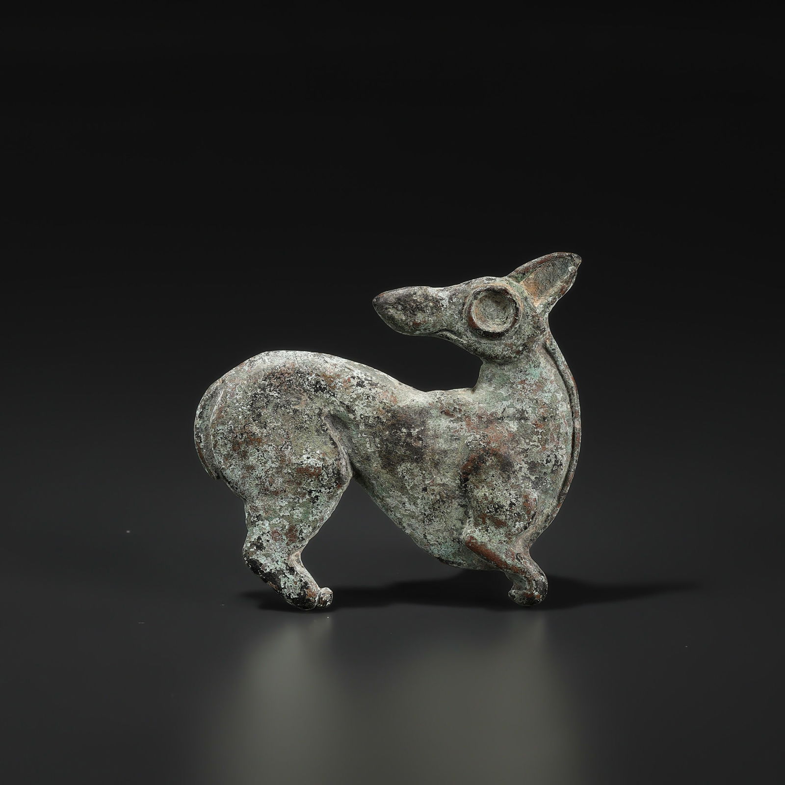 Ancient Roman Bronze Cloth Decorated Ornament Belt Buckle: Ancient Roman Bronze Cloth Decorated Ornament Belt Buckle Size Detail: 6.5 x 6.5cm Weight: 48gram