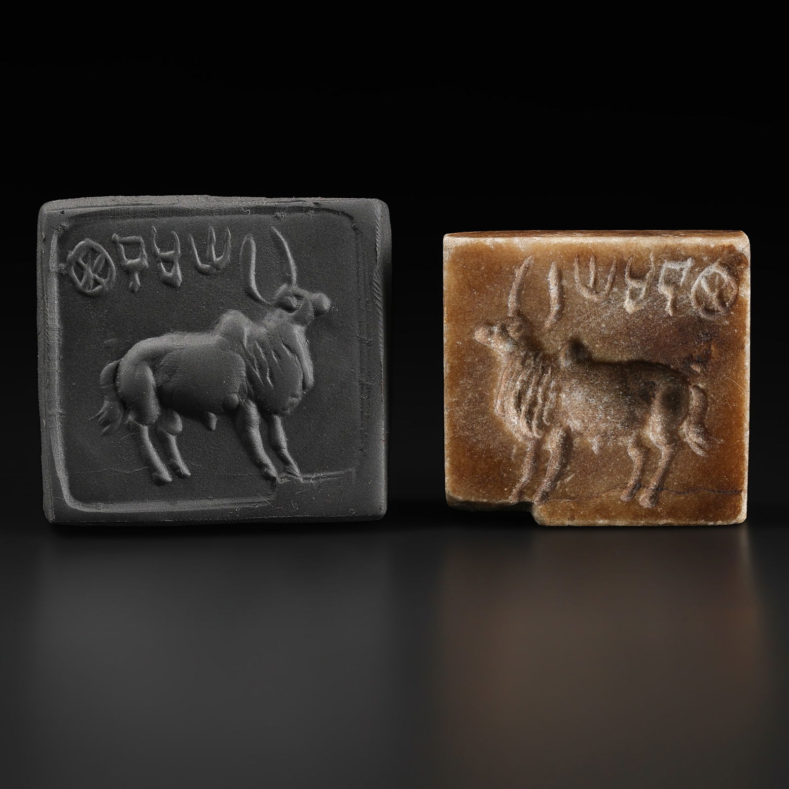Ancient Indus Valley Antique Soft Stone Engraved Carved Intaglio Stamp Bead: Ancient Indus Valley Antique Soft Stone Engraved Carved Intaglio Stamp Bead Size Detail: 3.5 x 3.5cm Weight: 45gram