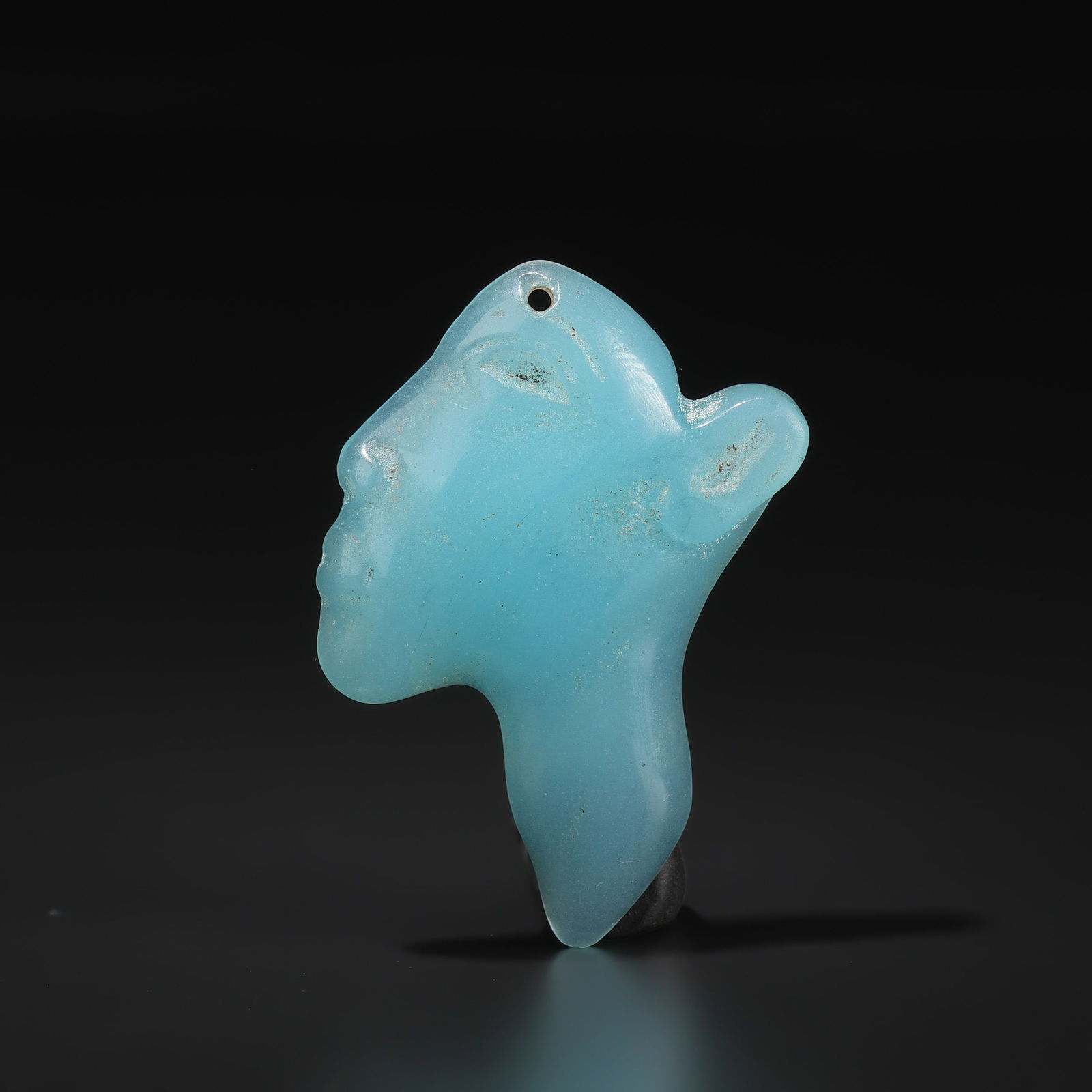Egyptian Antiquities Antique Glass Face Figure Amulet Pendant: Egyptian Antiquities Antique Glass Face Figure Amulet Pendant Size Detail: 4 x 5cm Weight: 13gram