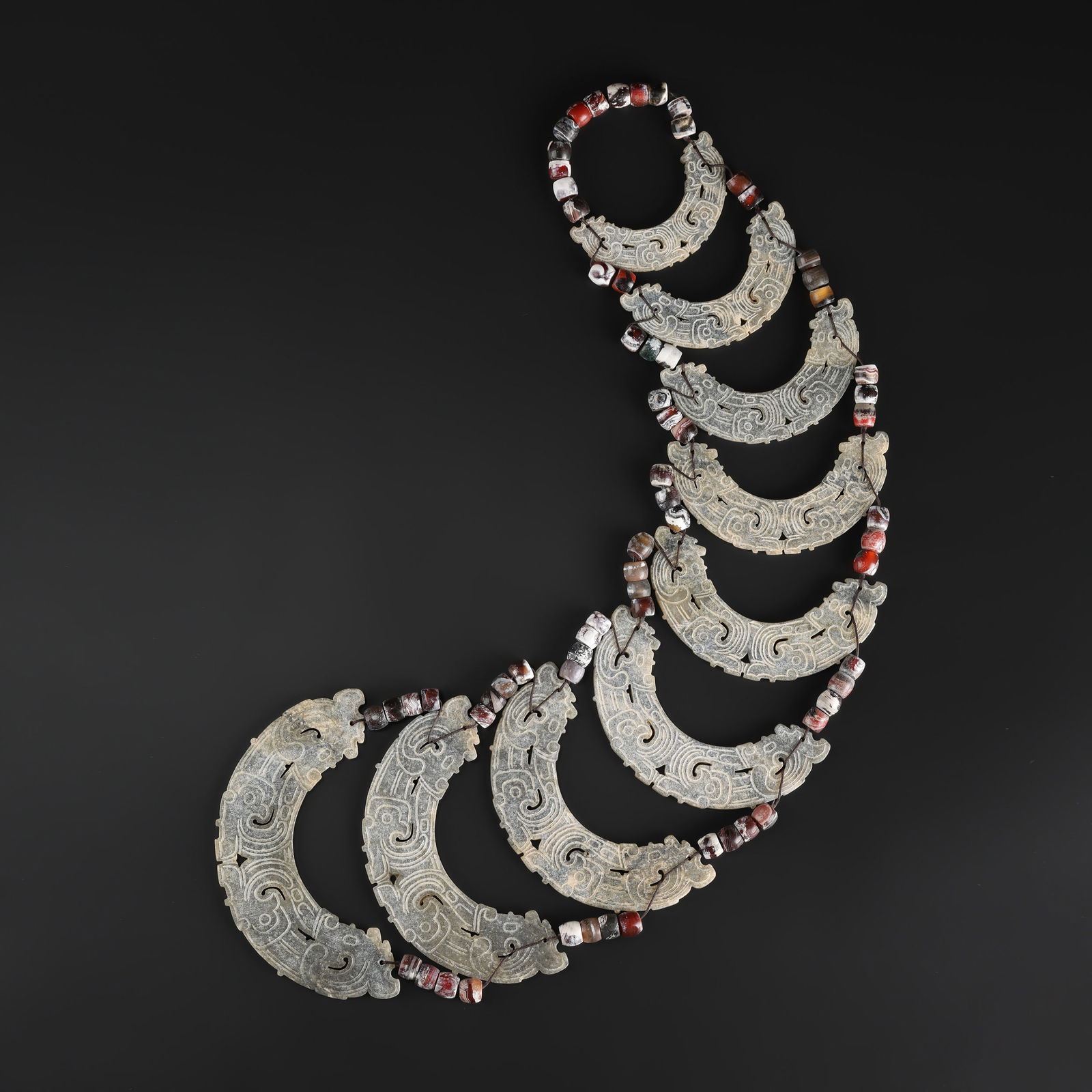 Old Chinese Natural Hetian Jade Palace Beast Face Head Yu Bi Yubi Necklace: Old Chinese Natural Hetian Jade Palace Beast Face Head Yu Bi Yubi Necklace Total Weight: 653gram