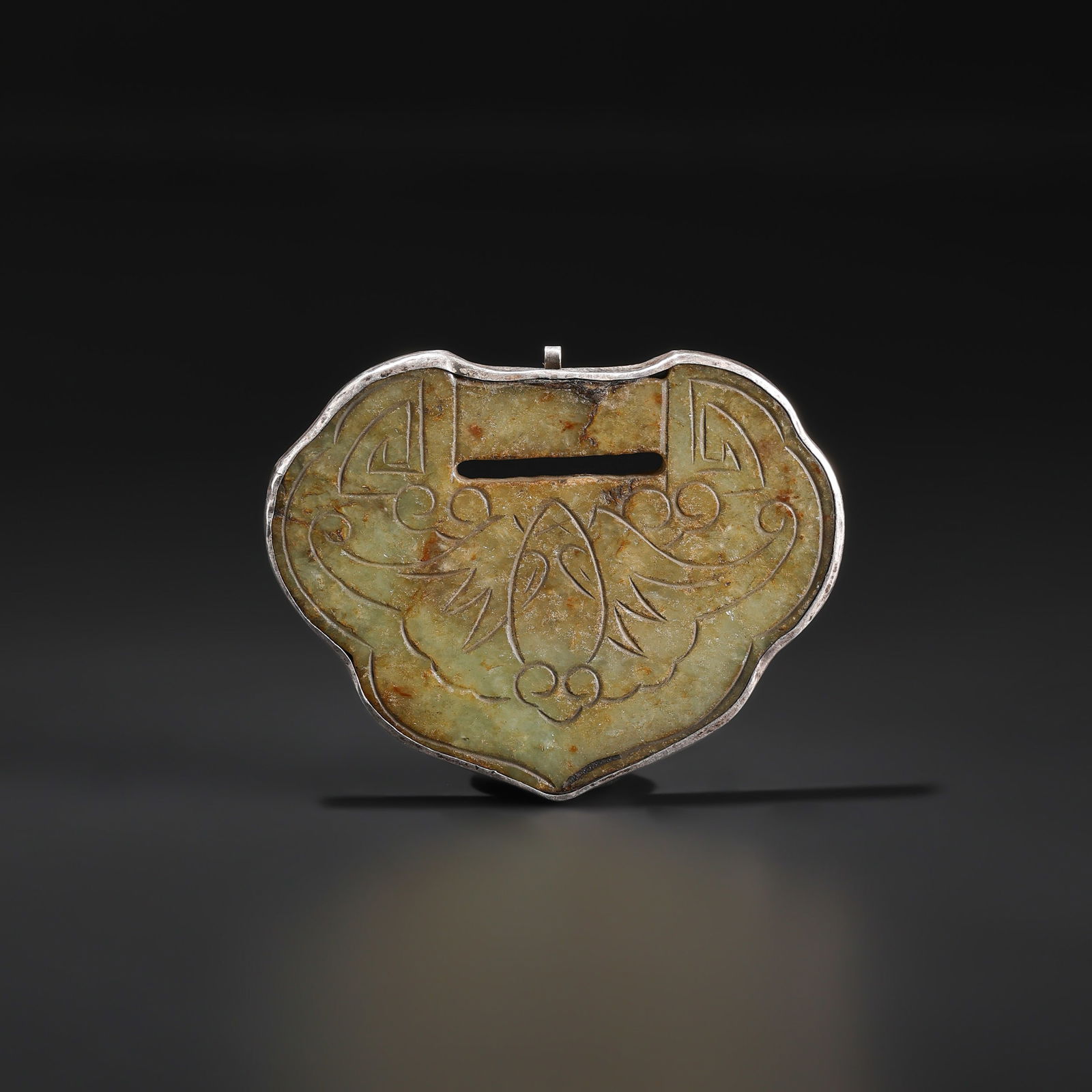 Antique Chinese White Hetian Jade lock Qing Dynasty with Silver Frame: Antique Chinese White Hetian Jade lock Qing Dynasty with Silver Frame Size Detail: 5.5 x 6.8cm Weight: 45gram