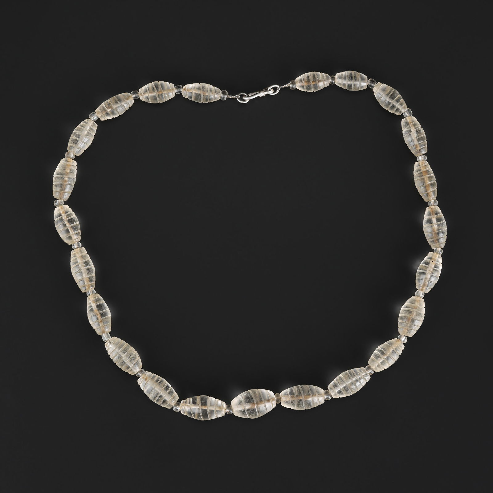 Rare pattern of Old Ancient Quartz Beads Necklace From Himalayan: Rare pattern of Old Ancient Quartz Beads Necklace From Himalayan Length: 22in Total Weight: 85gram