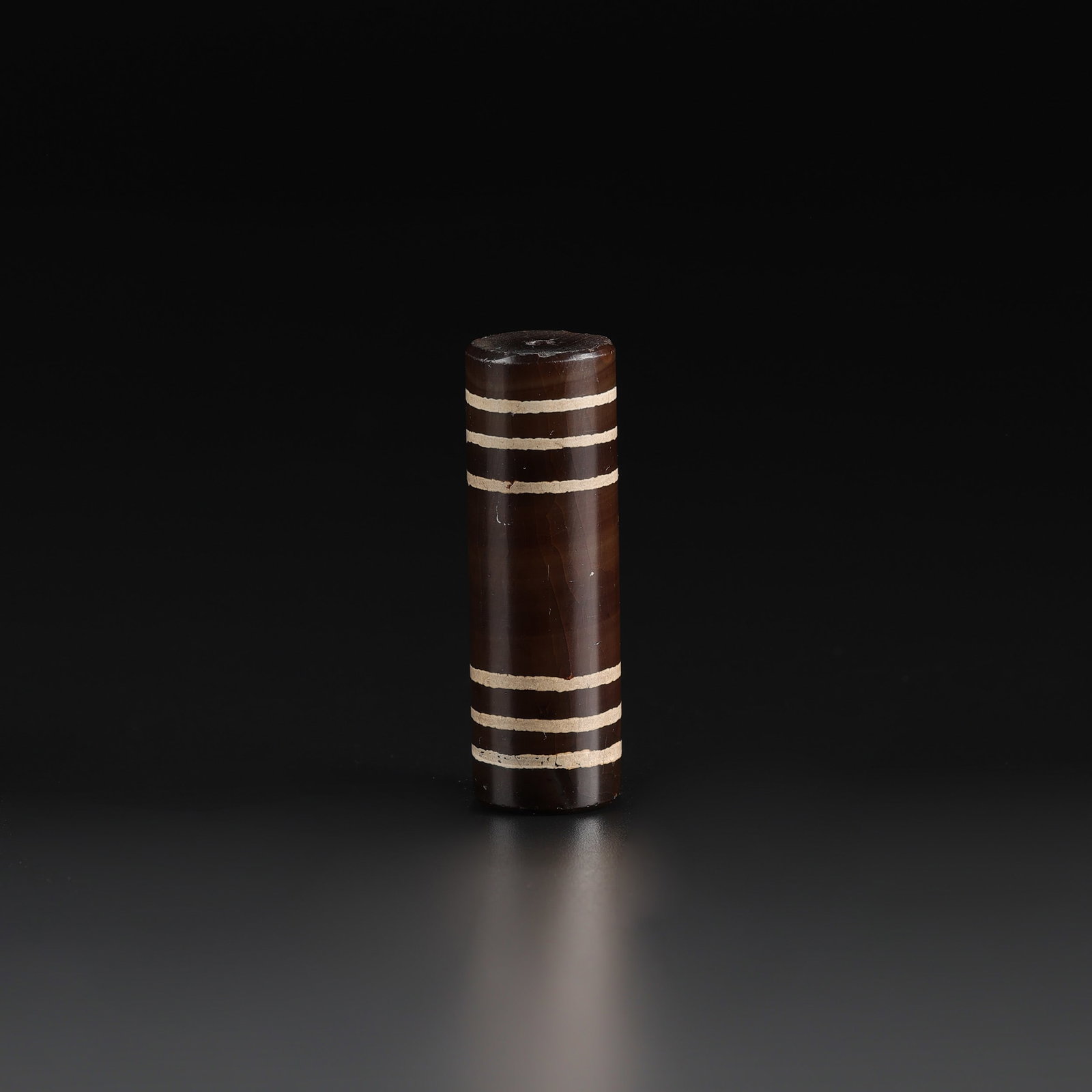 Himalayan Tibetan Bhutan Nepalese Collectable Stripe Dzi Agate Bead Pendant: Himalayan Tibetan Bhutan Nepalese Collectable Stripe Dzi Agate Bead Pendant Size Detail: 4.5 x 1.5cm Weight: 20gram