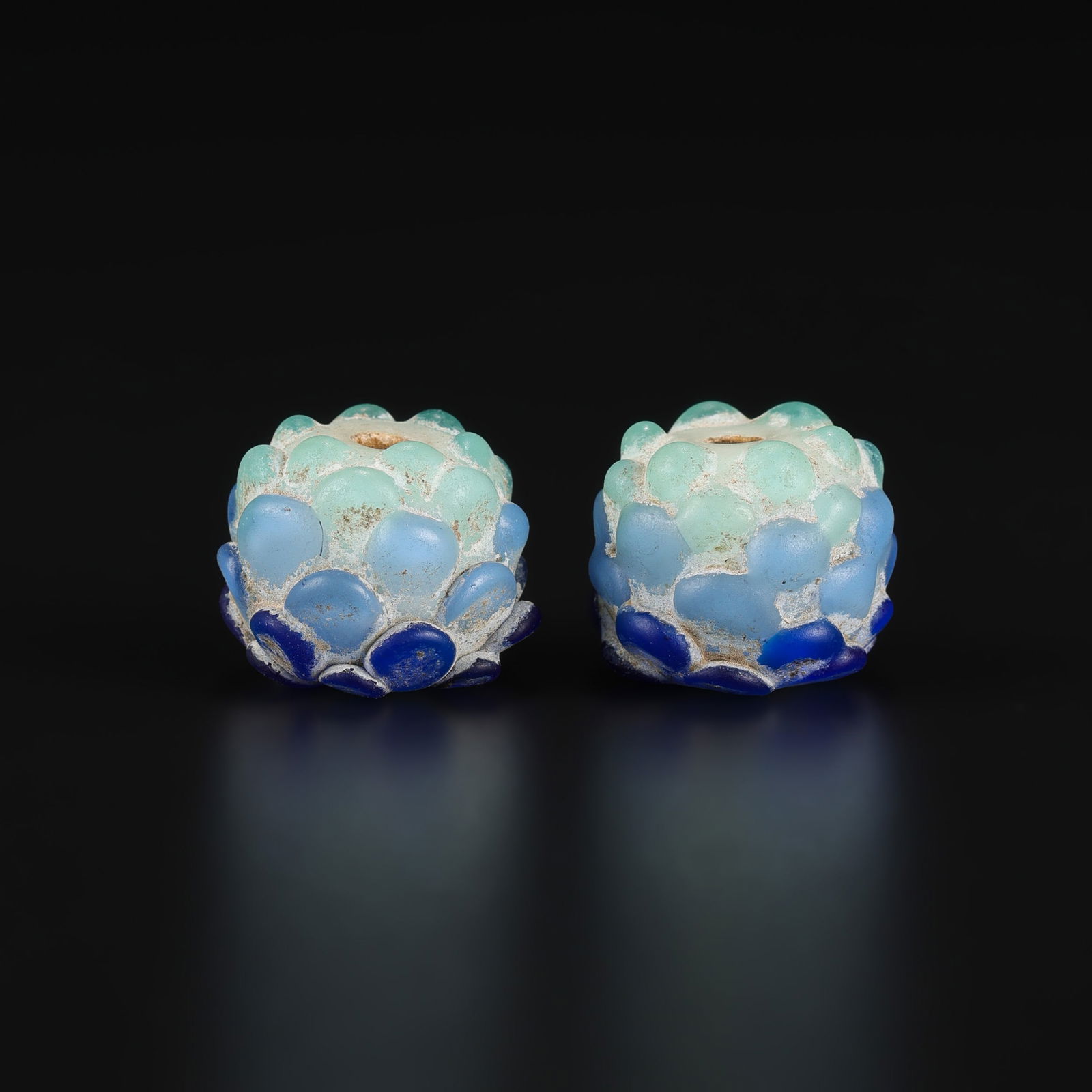 Pair fof Old Ancient Chinese Glass Beads (1 of 4)