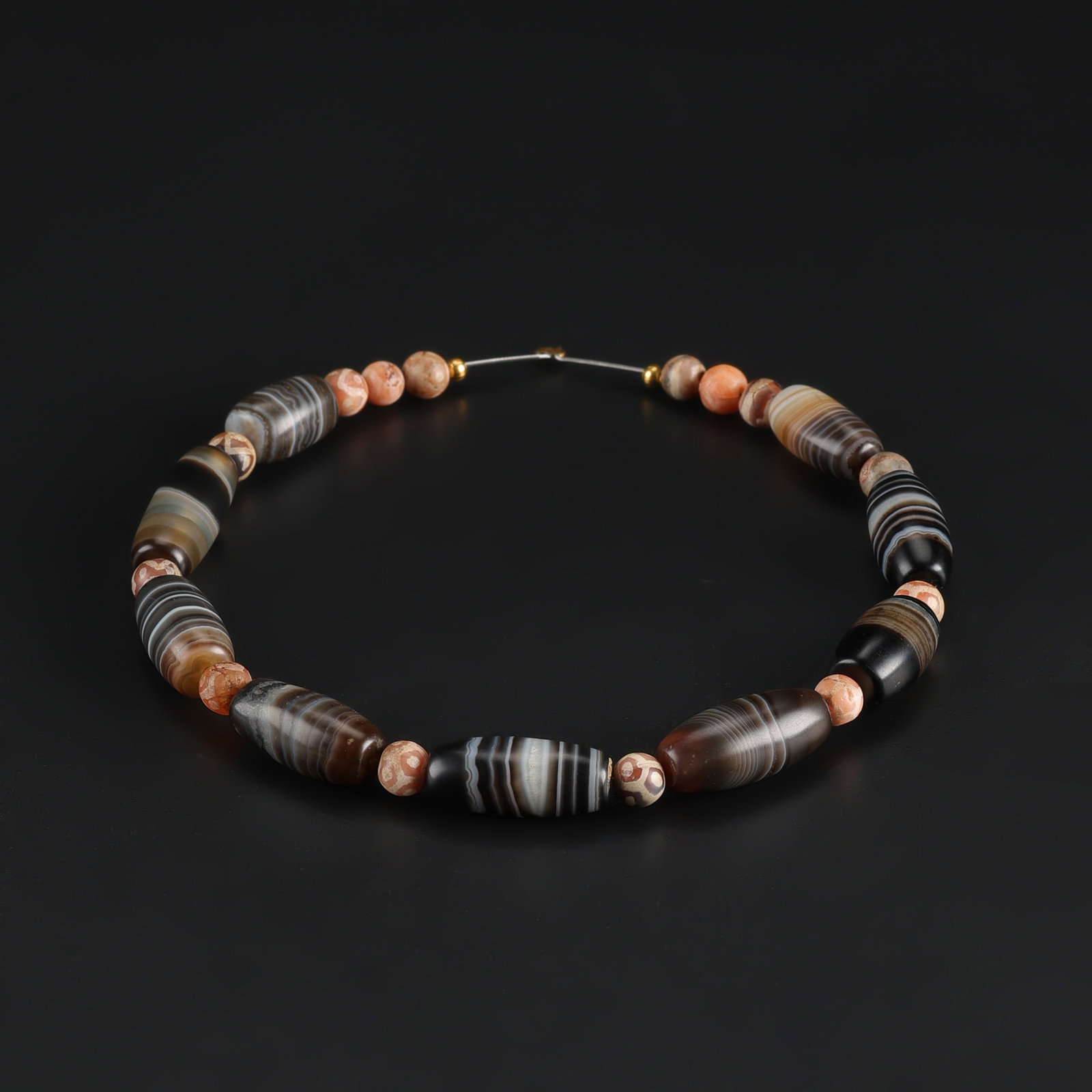 Collection of Agate and Etched Carnelian Beads Lot: Collection of Agate and Etched Carnelian Beads Lot Total Weight: 40gram