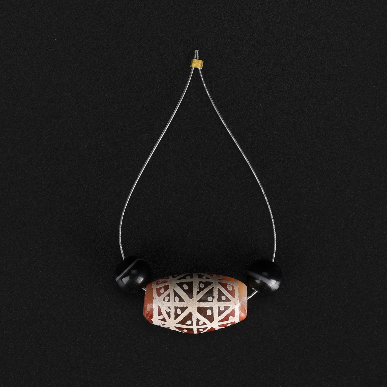 Old Ancient Etched Carnelian Bead And Pair of Single Line Agate Mala Beads: Old Ancient Etched Carnelian Bead And Pair of Single Line Agate Mala Beads Total Weight: 7gram