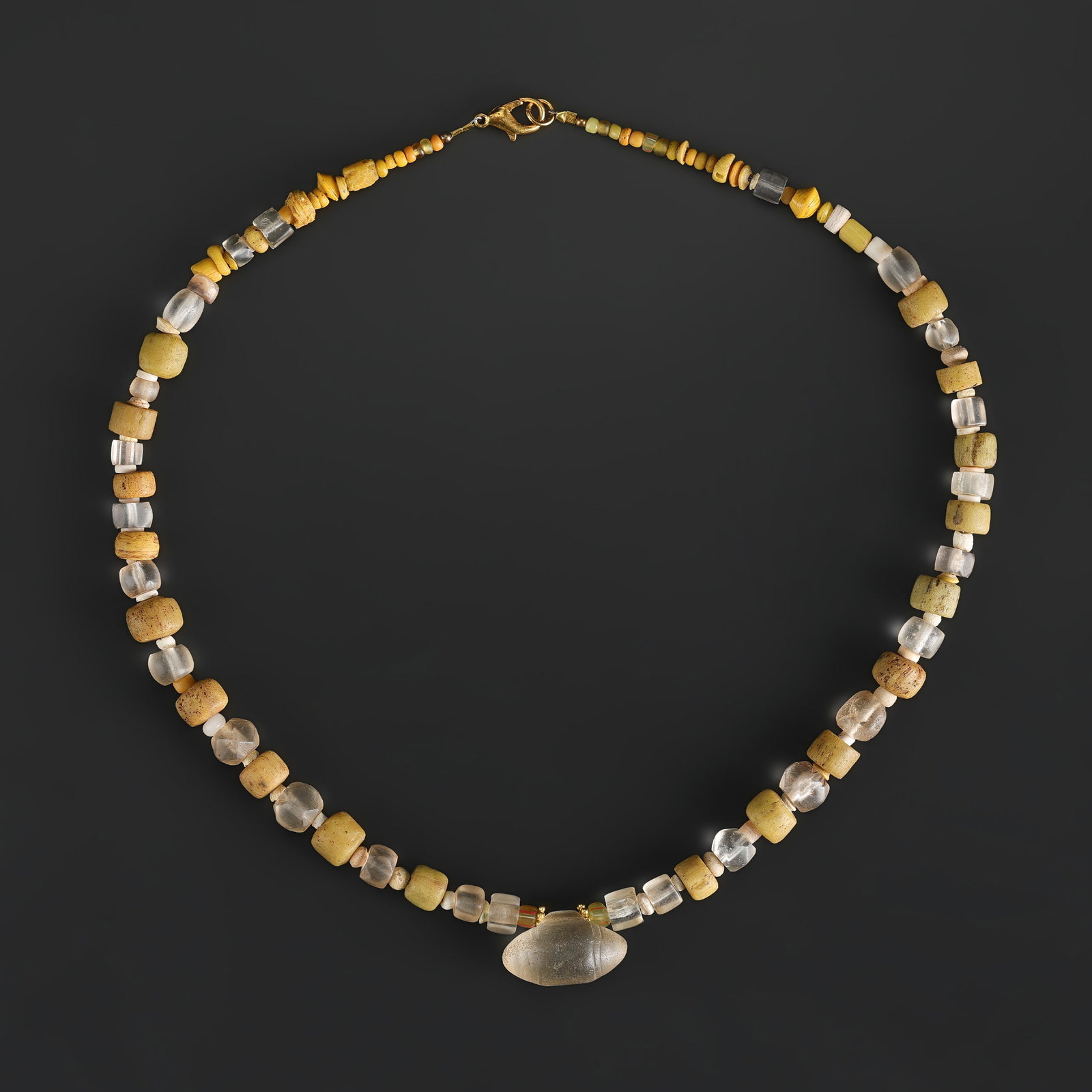 Collection of Antique Mix Material Old Beads Necklace: Collection of Antique Mix Material Old Beads Necklace Length: 19in Total Weight: 39gram