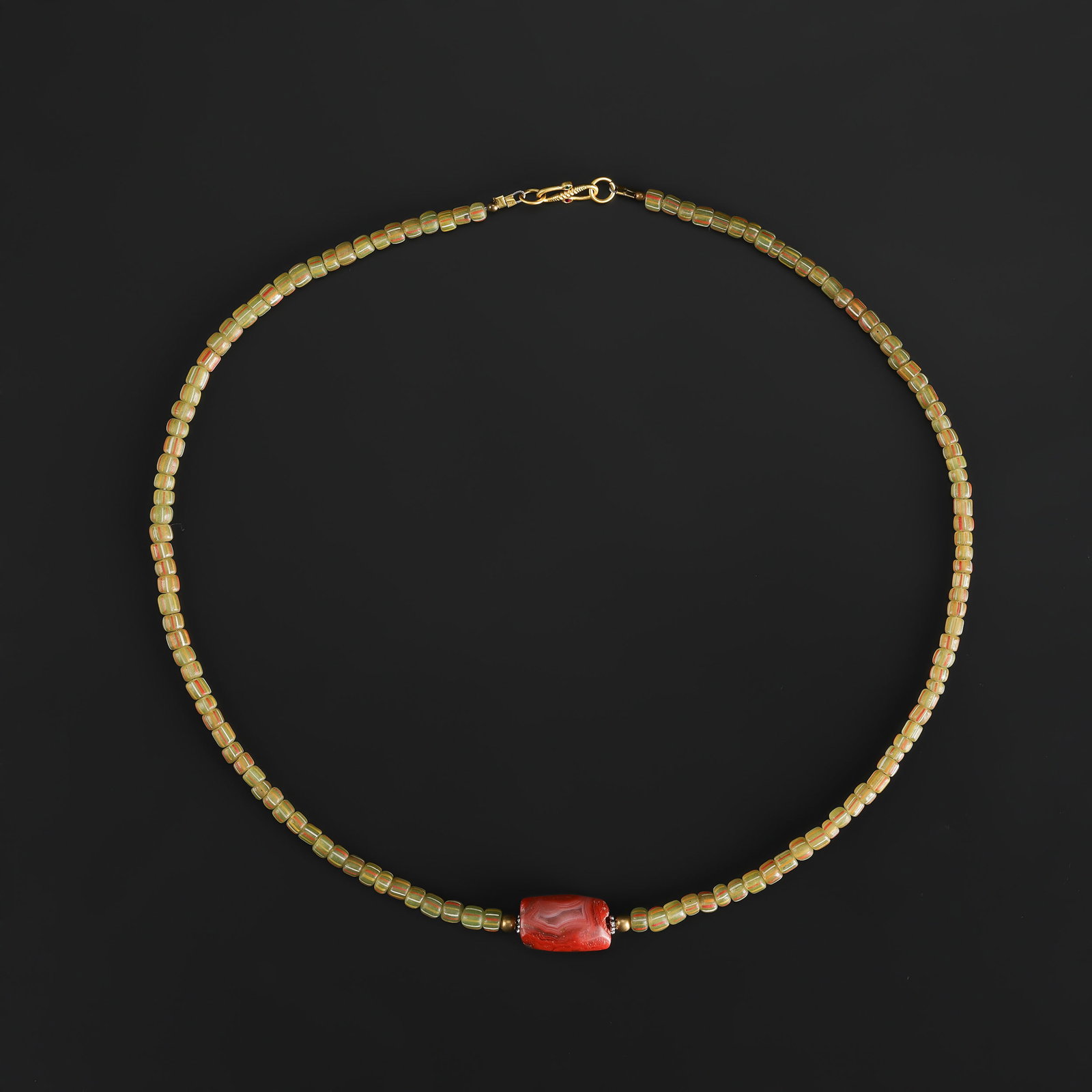 Collection of Old Glass Beads with Agate Bead Pendant Necklace: Collection of Old Glass Beads with Agate Bead Pendant Necklace Length: 20in Total Weight: 19gram