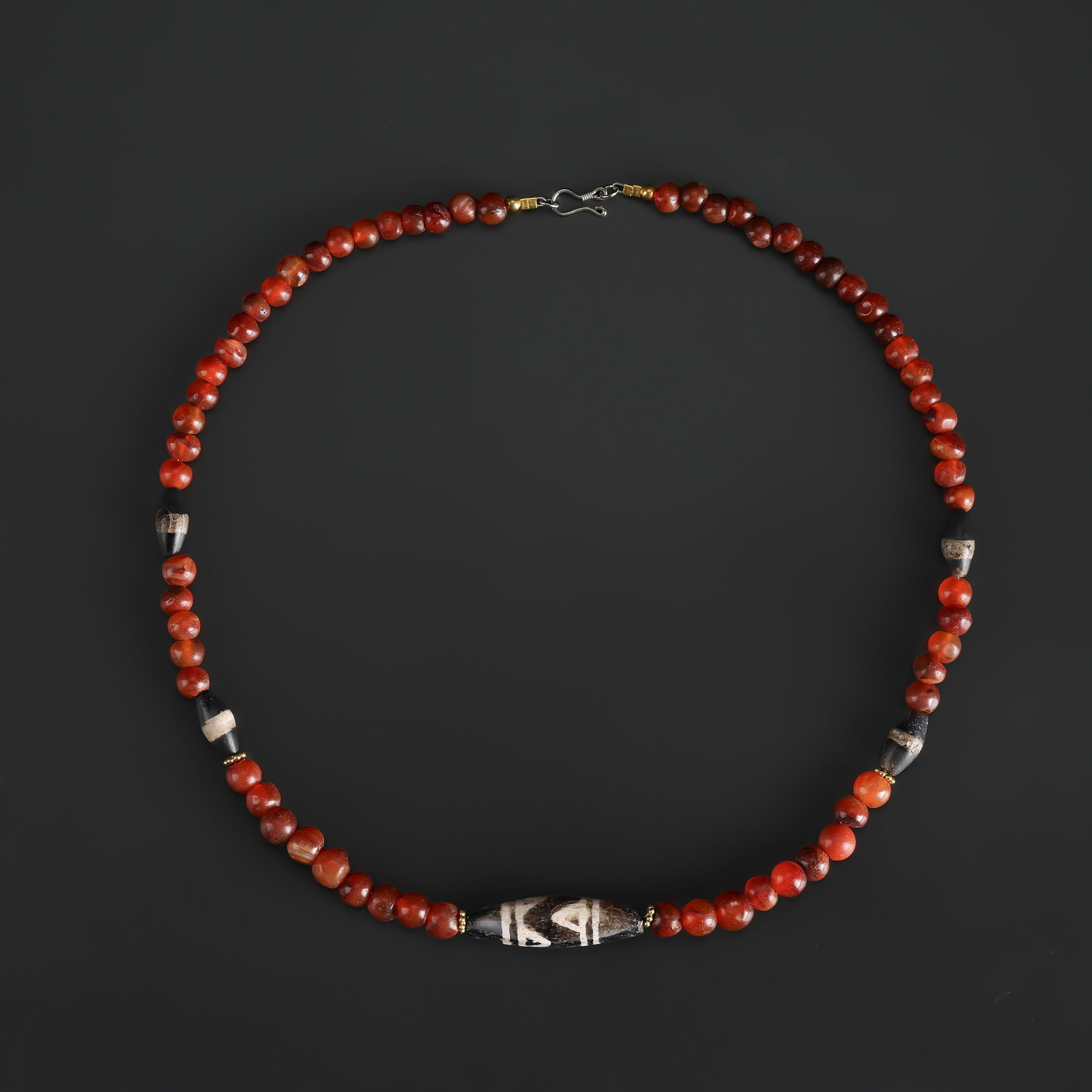 Collection of Antique Mix Material Old Beads Necklace: Collection of Antique Mix Material Old Beads Necklace Length: 22in Total Weight: 49gram