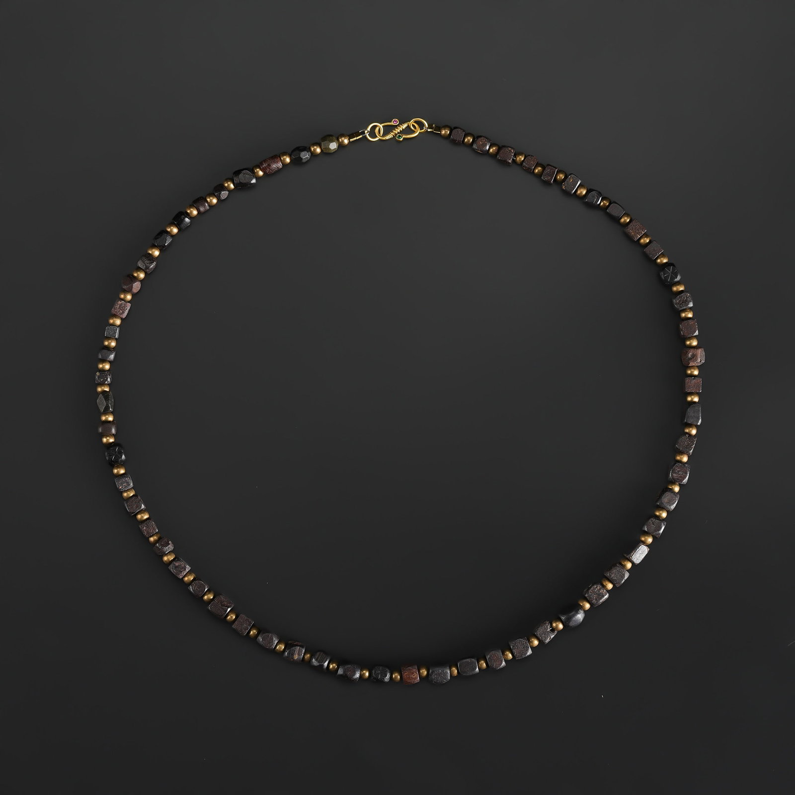 Ancient Old Brown Carnelian Agate Beads Necklace: Ancient Old Brown Carnelian Agate Beads Necklace Length: 21in Total Weight: 34gram